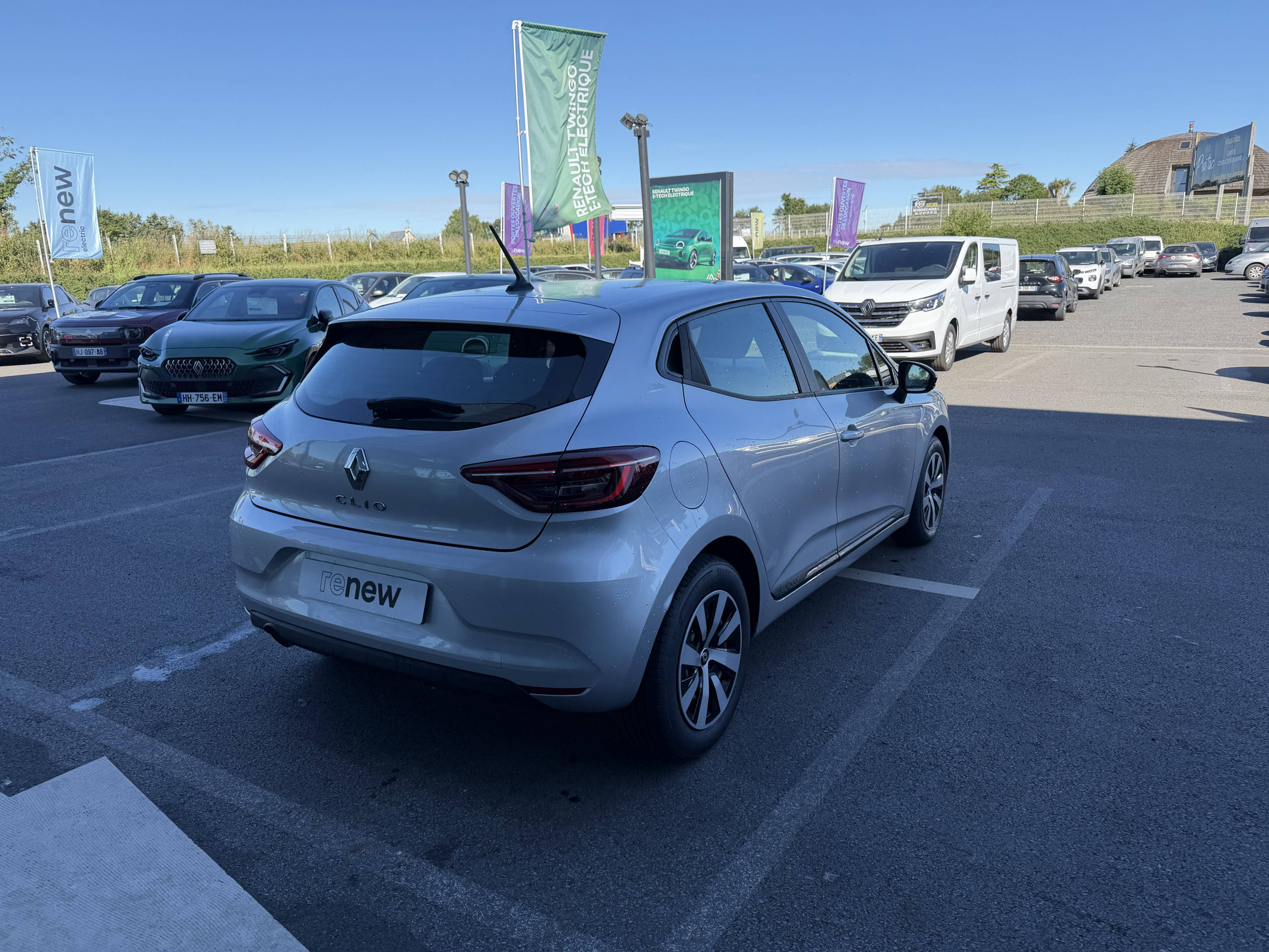 Vente en ligne Renault Clio 5 Clio TCe 90 au prix de 15 490 €