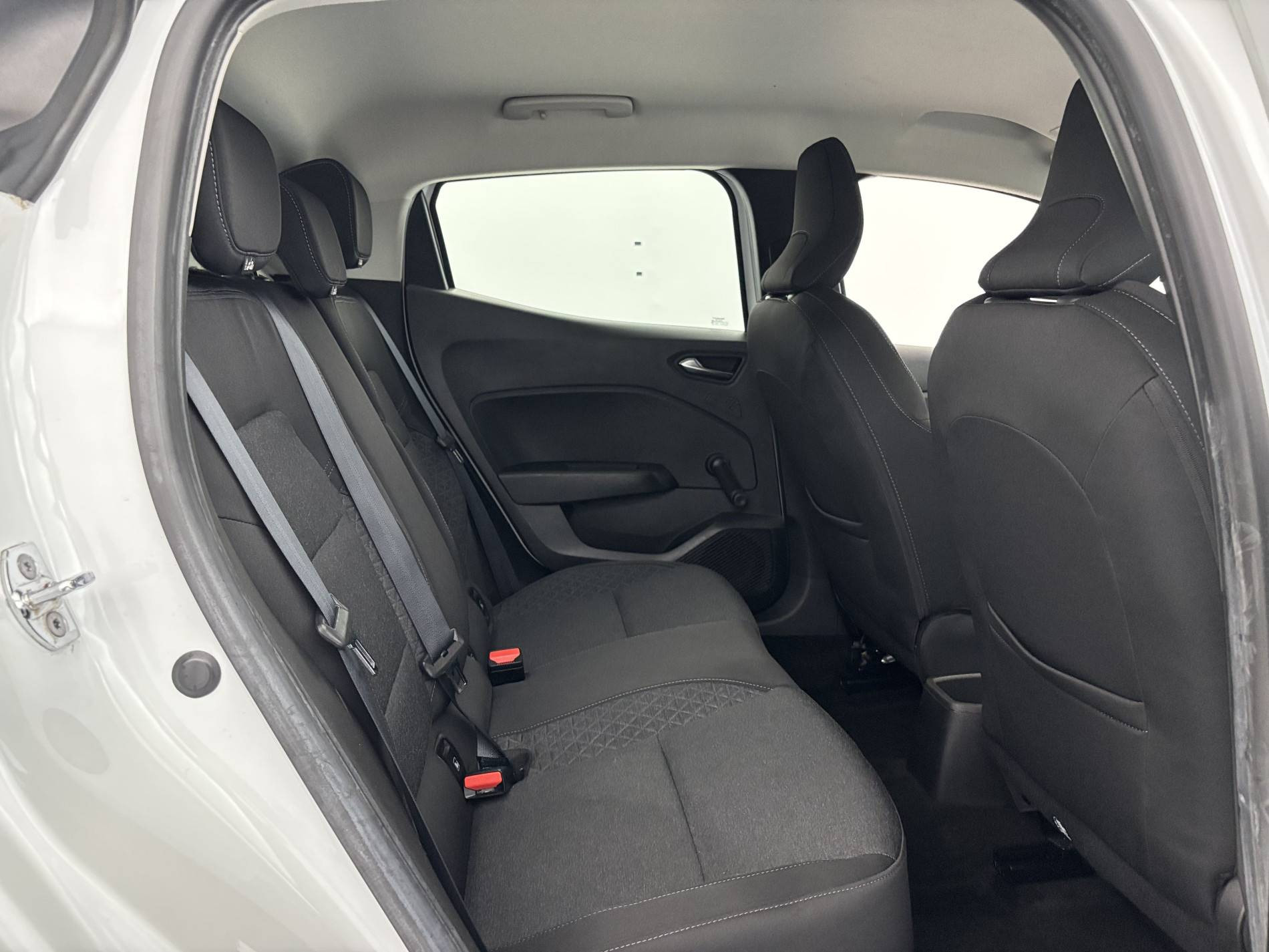 Vente en ligne Renault Clio 5 Clio TCe 90 - 21 au prix de 14 290 €