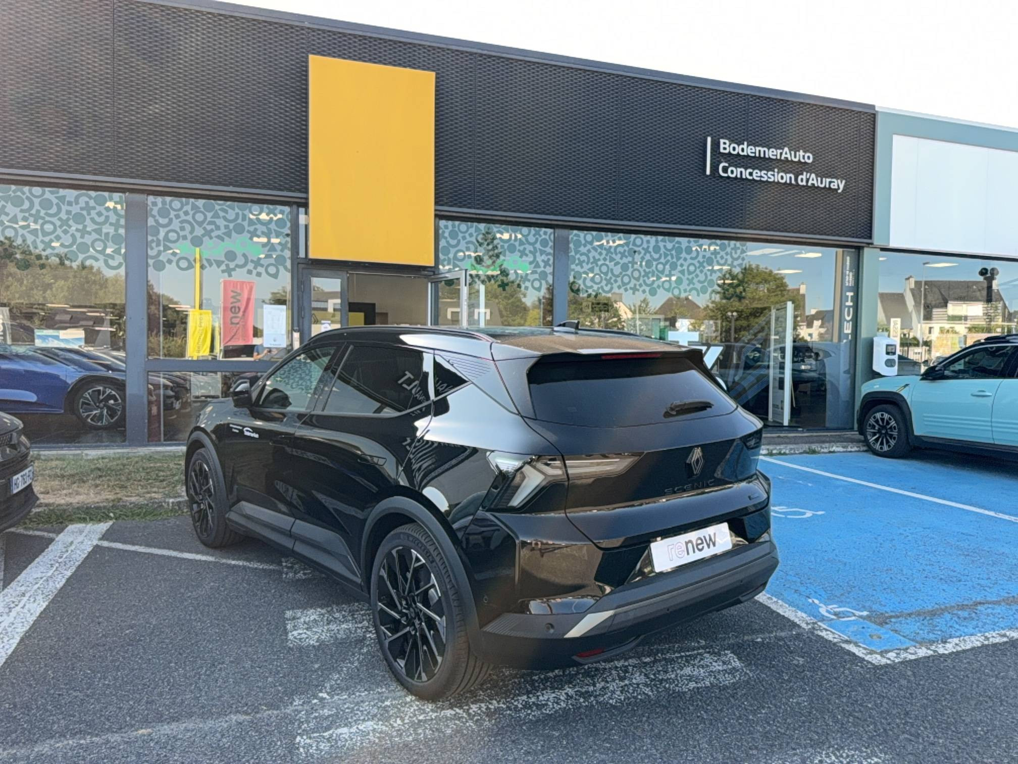 Vente en ligne Renault Scenic E-Tech Scenic E-Tech électrique 220 ch grande autonomie au prix de 47 900 €