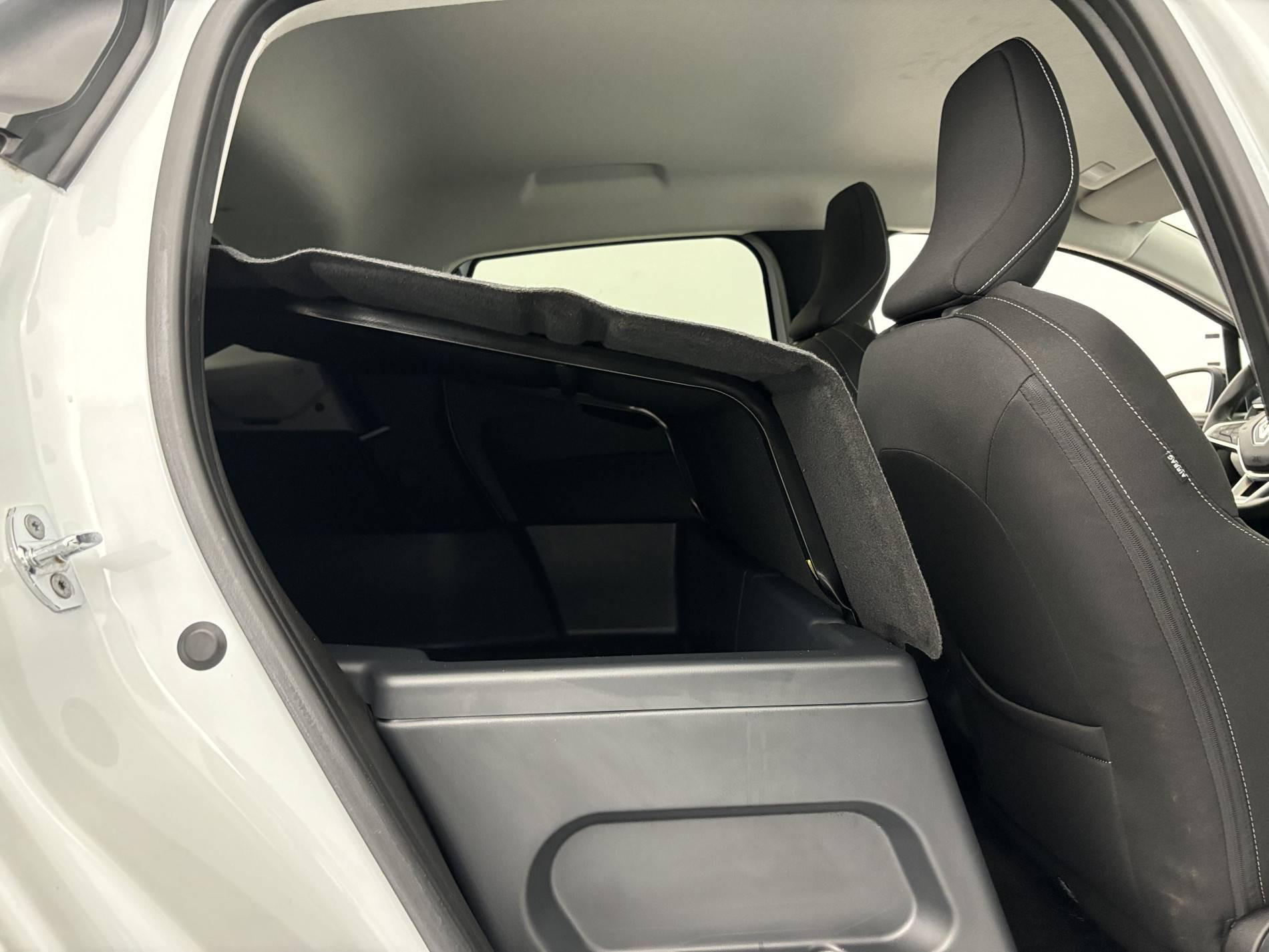 Vente en ligne Renault Clio 5 CLIO SOCIETE BLUE DCI 100 au prix de 10 990 €