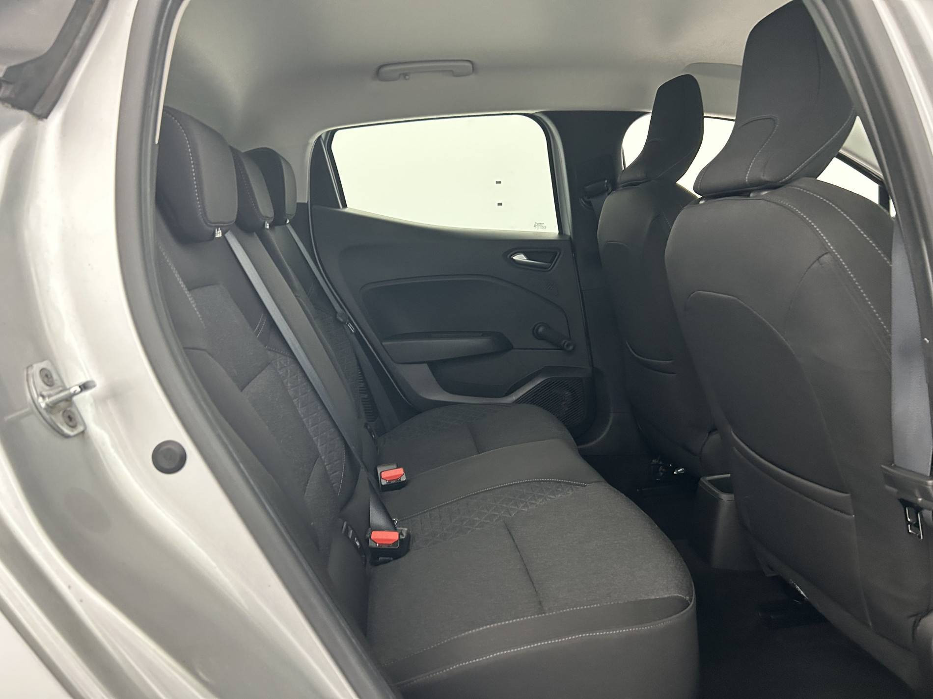 Vente en ligne Renault Clio 5 Clio E-Tech 140 - 21 au prix de 13 990 €