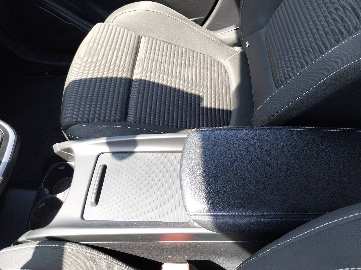 Vente en ligne Renault Grand Scenic 4 Grand Scenic TCe 140 au prix de 19 590 €