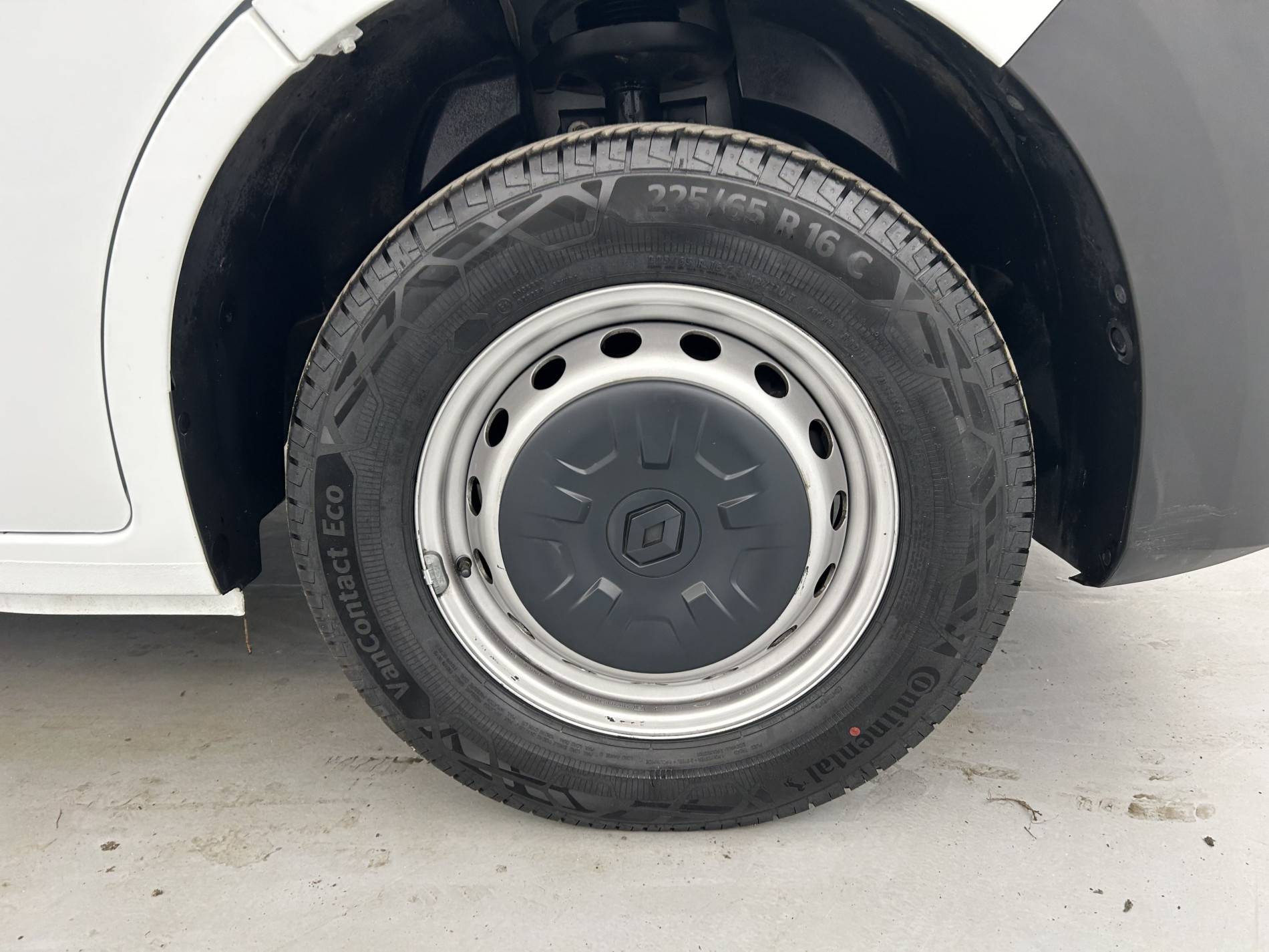 Vente en ligne Renault Master Fourgon MASTER FGN TRAC F3500 L3H3 BLUE DCI 135 au prix de 27 490 €