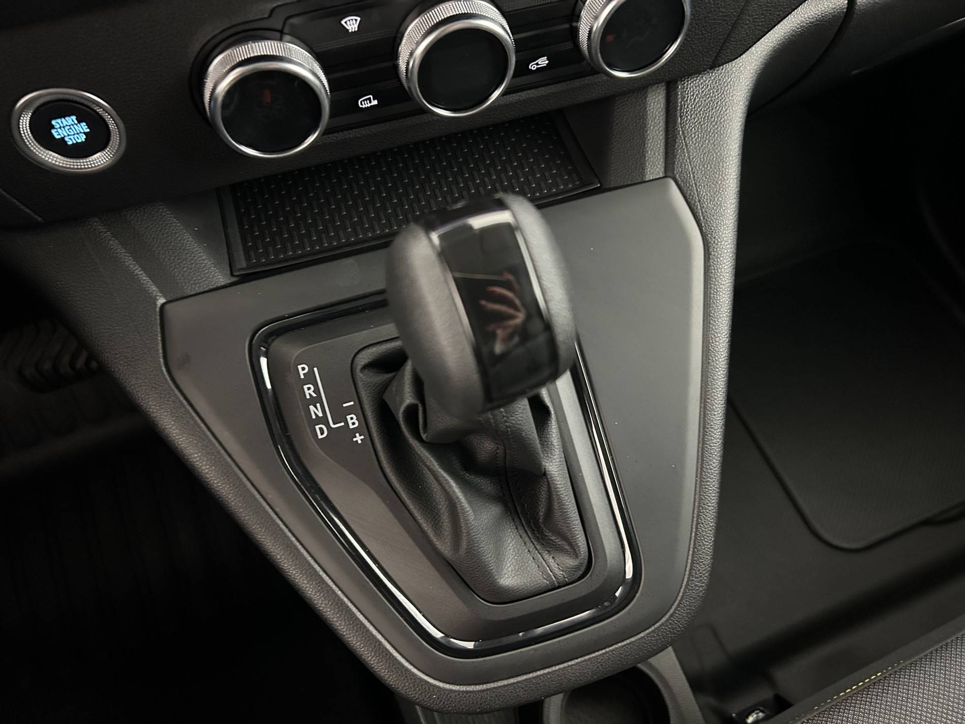 Vente en ligne Renault Kangoo Van E-Tech  L2 EV45  DC 80KW au prix de 23 290 €