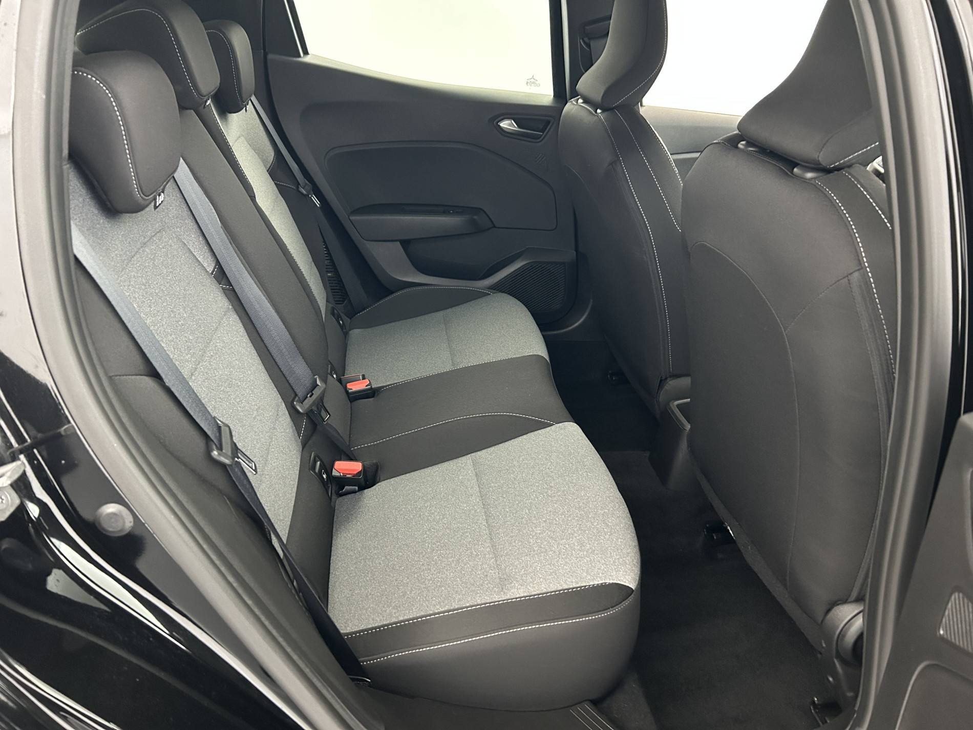 Vente en ligne Renault Clio 5 Clio E-Tech full hybrid 145 au prix de 18 500 €
