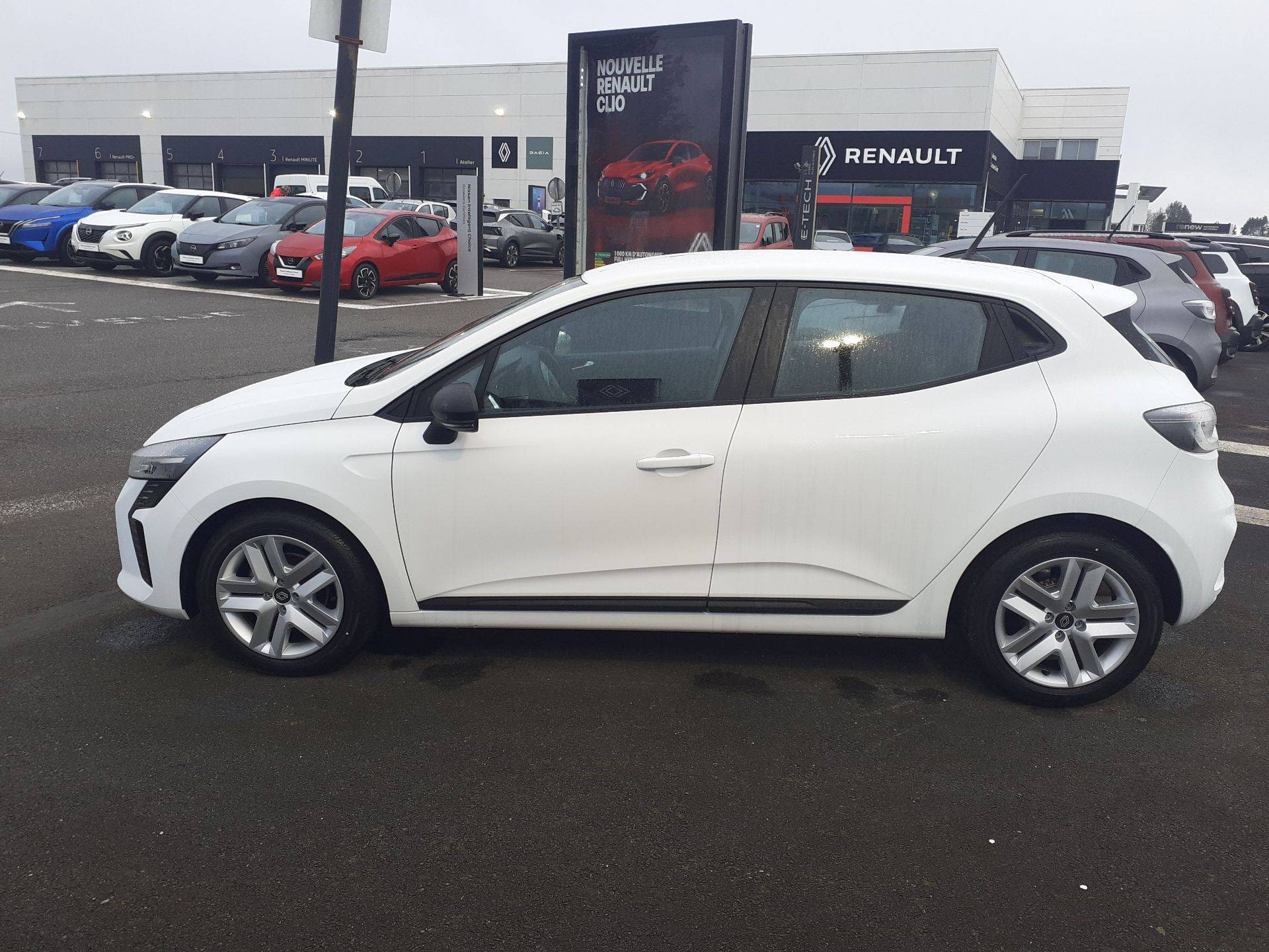 Vente en ligne Renault Clio 5 Clio Eco-G 100 ch GSR2 au prix de 18 990 €