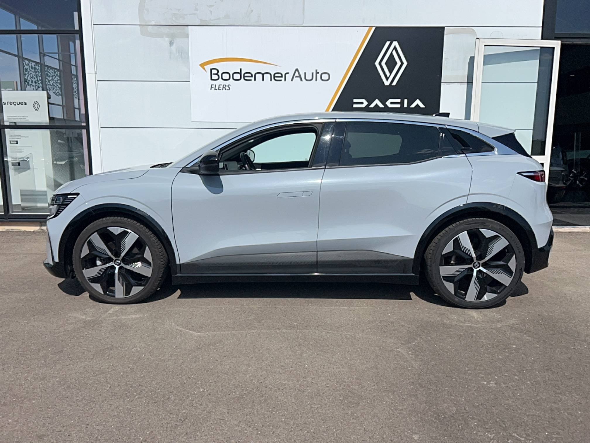 Vente en ligne Renault Megane E-Tech  EV60 220 ch super charge au prix de 22 980 €