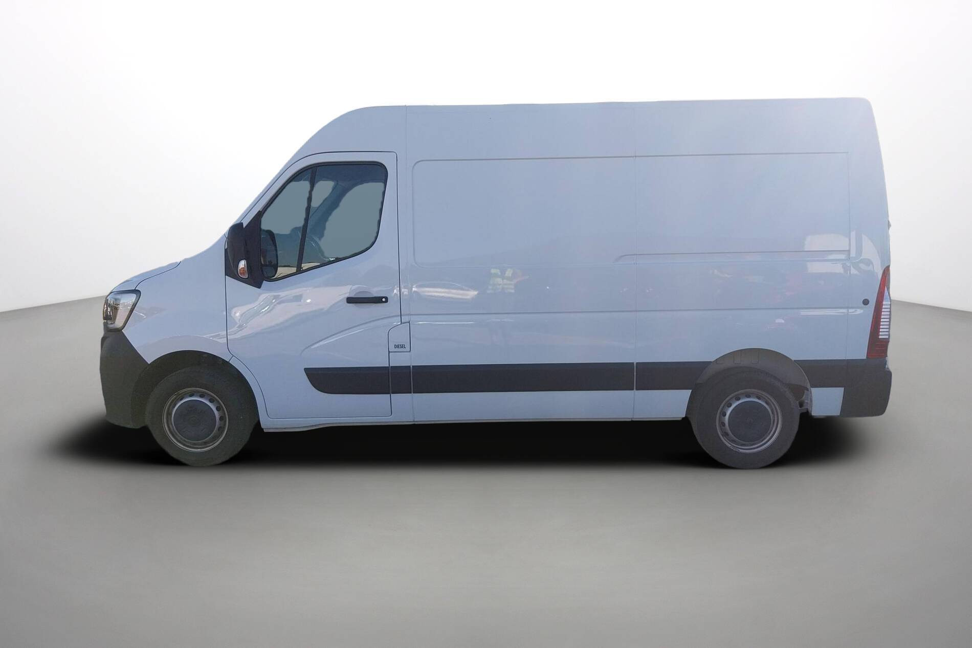 Vente en ligne Renault Master Fourgon MASTER FGN TRAC F3500 L2H2 BLUE DCI 135 au prix de 24 000 €