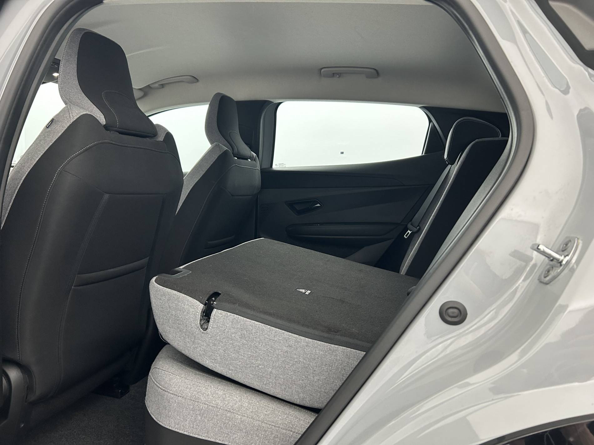 Vente en ligne Renault Megane E-Tech  EV60 220 ch super charge au prix de 18 990 €