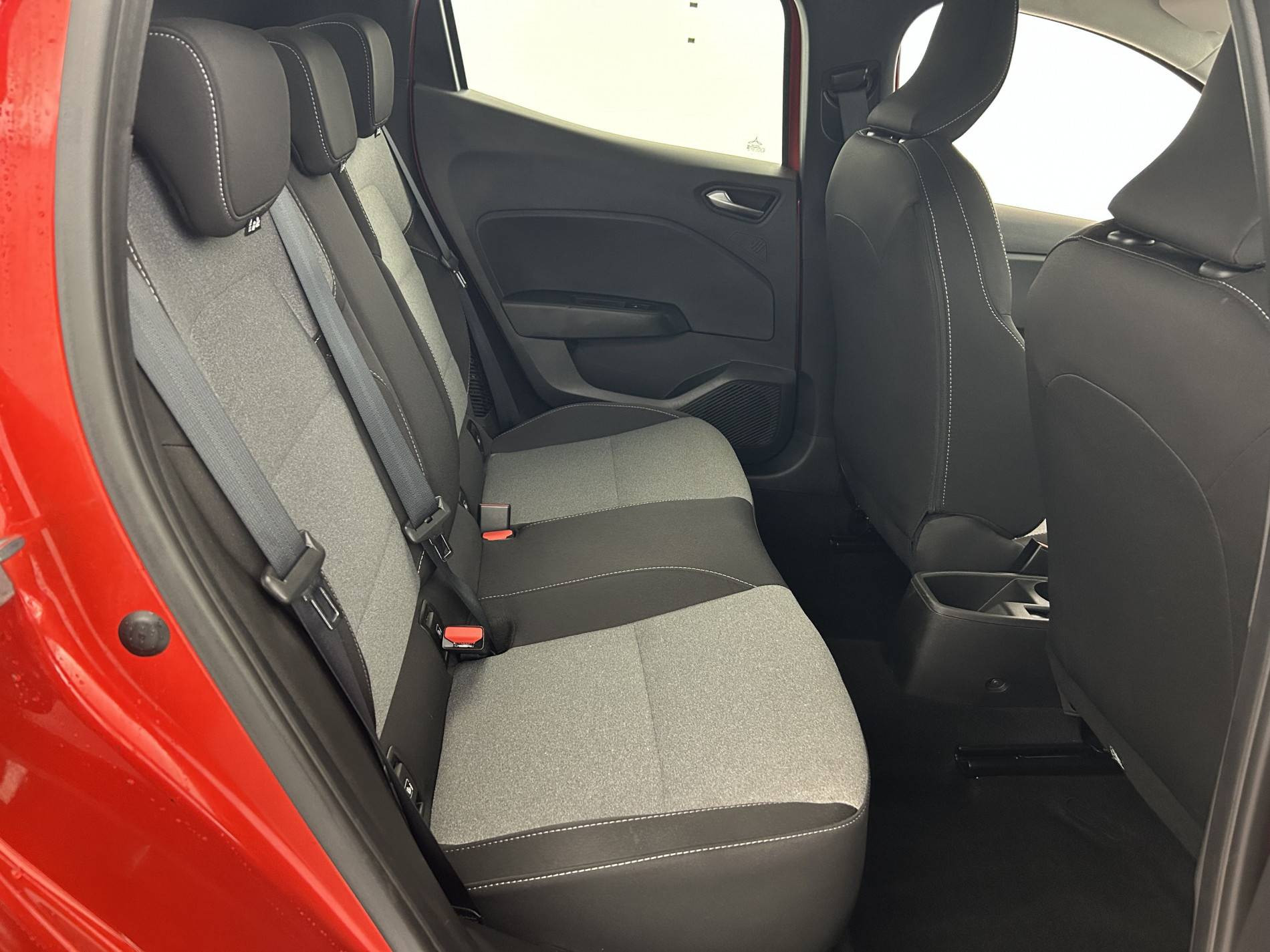 Vente en ligne Renault Clio 5 Clio E-Tech full hybrid 145 ch GSR2 au prix de 18 990 €