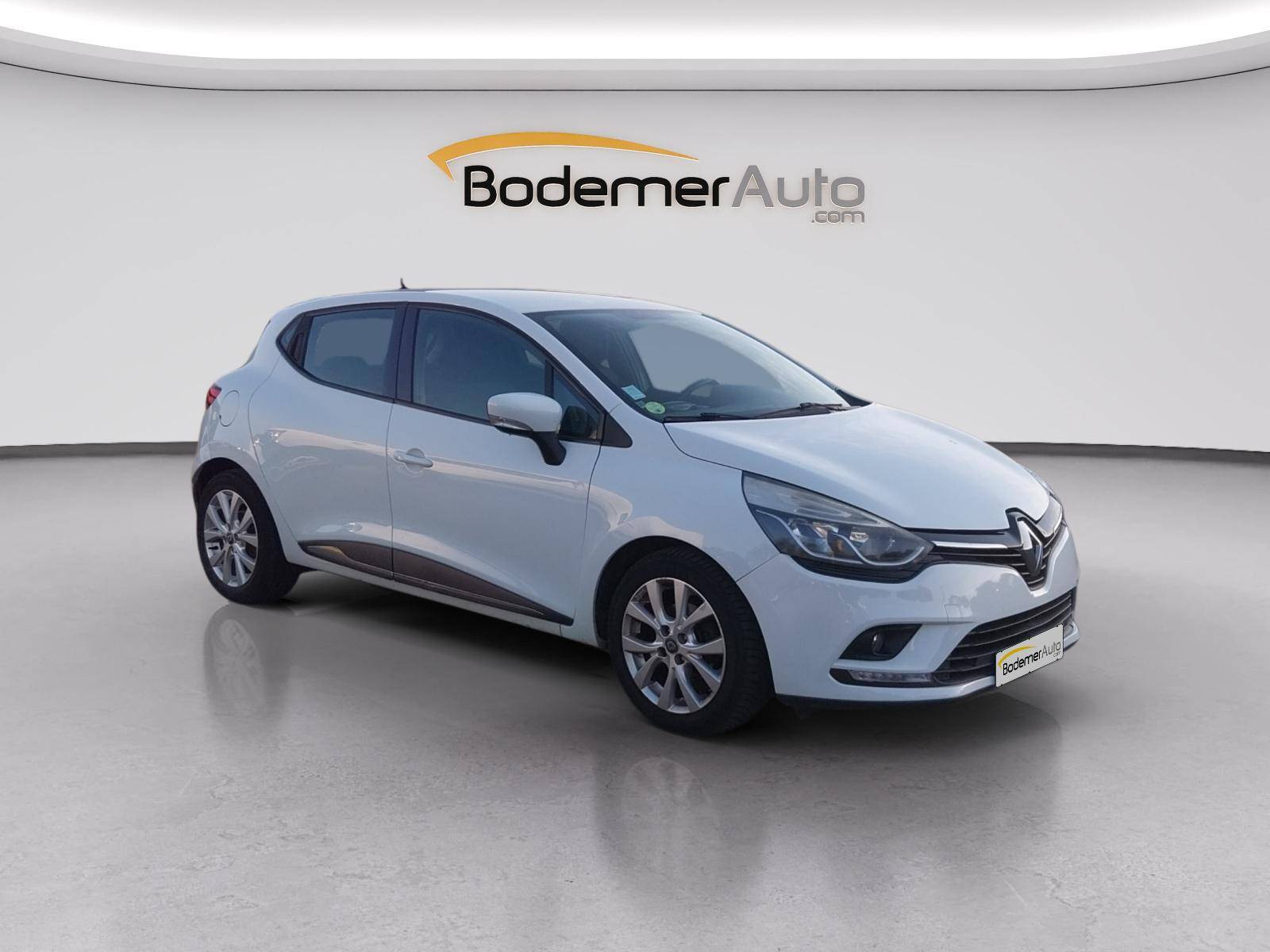 Vente en ligne Renault Clio 4 Estate Clio Estate dCi 90 E6C au prix de 11 590 €