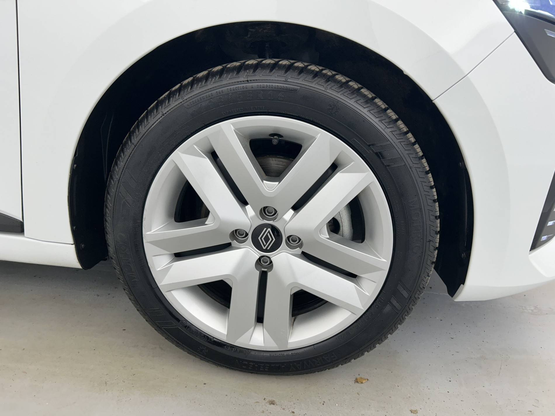 Vente en ligne Renault Clio 5 Clio E-Tech full hybrid 145 ch GSR2 au prix de 19 790 €