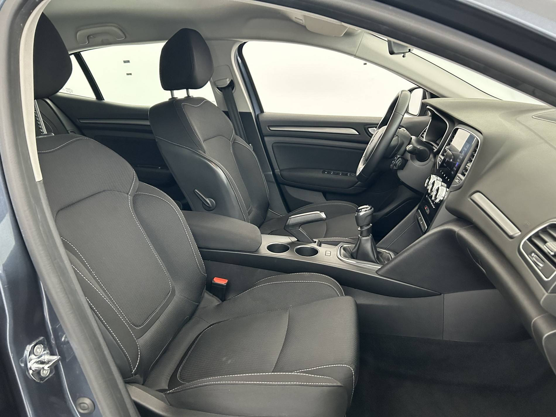 Vente en ligne Renault Megane 4 Mégane IV Berline Blue dCi 115 - 21B au prix de 15 390 €