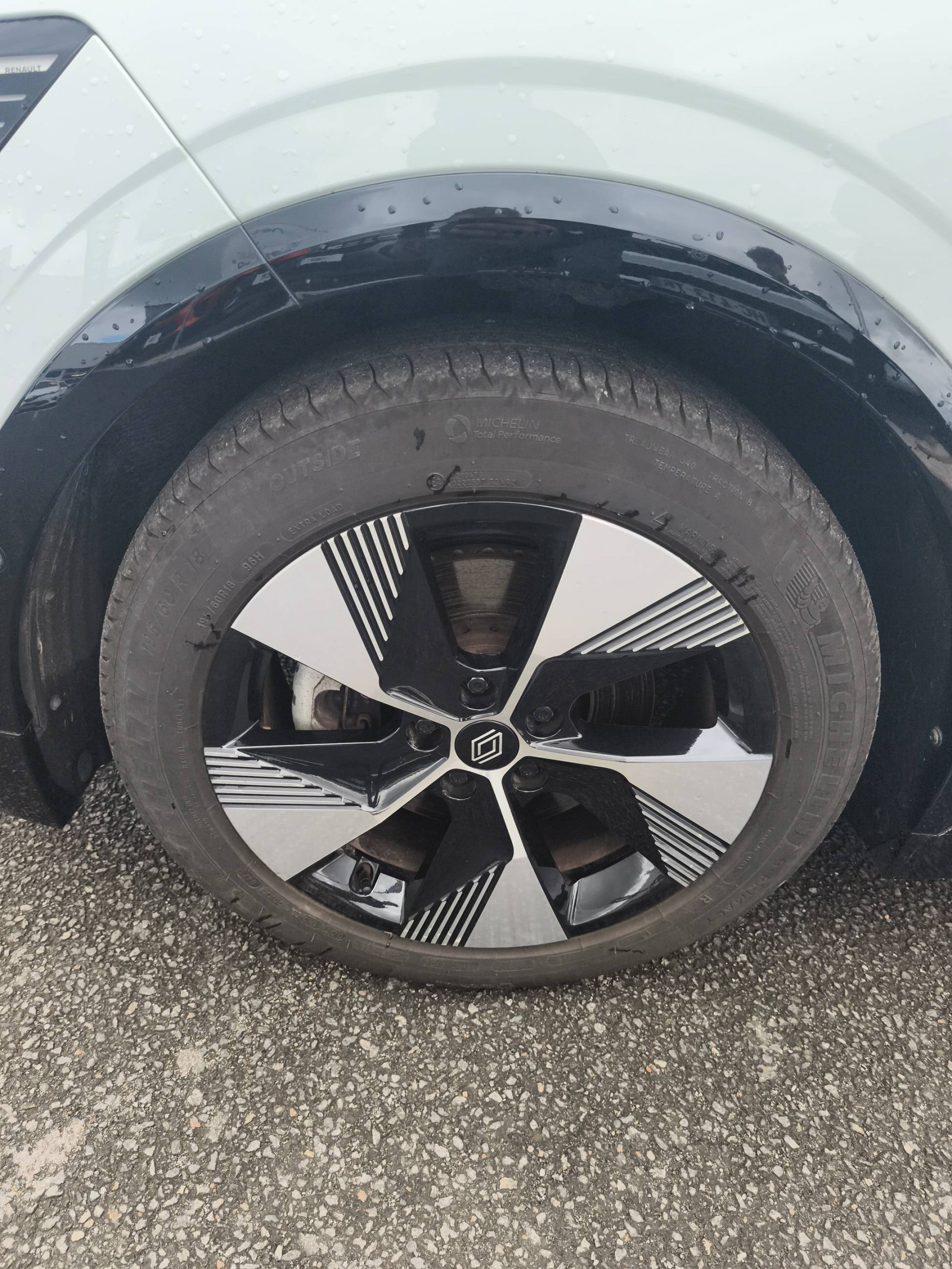 Vente en ligne Renault Megane E-Tech  EV60 220 ch super charge au prix de 21 490 €