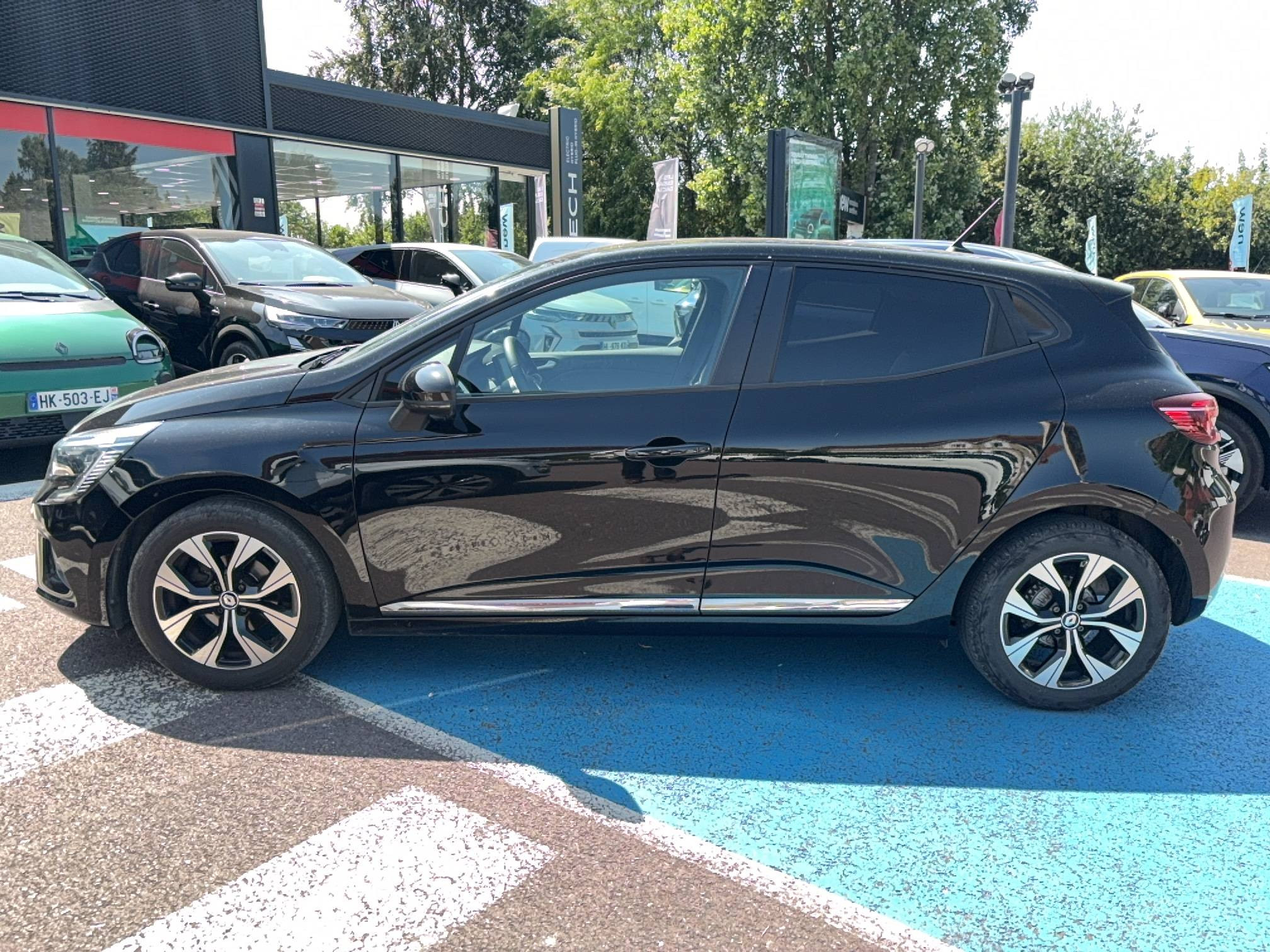 Vente en ligne Renault Clio 5 Clio TCe 100 GPL au prix de 14 590 €