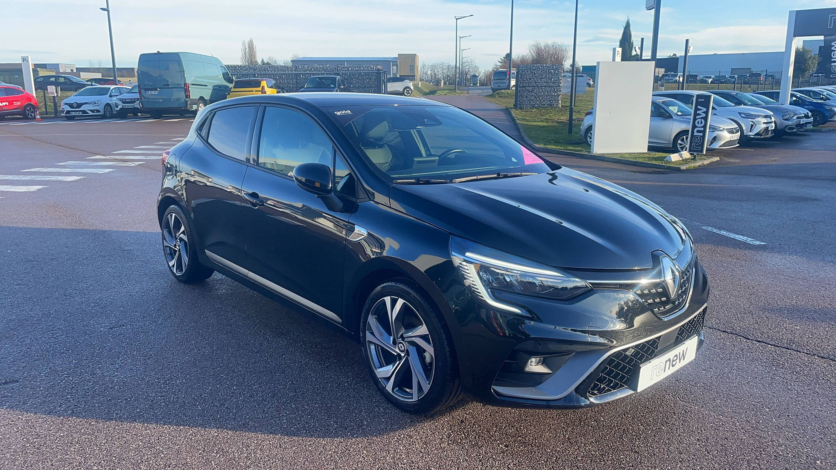 Vente en ligne Renault Clio 5 Clio E-Tech hybride 145 au prix de 17 911 €