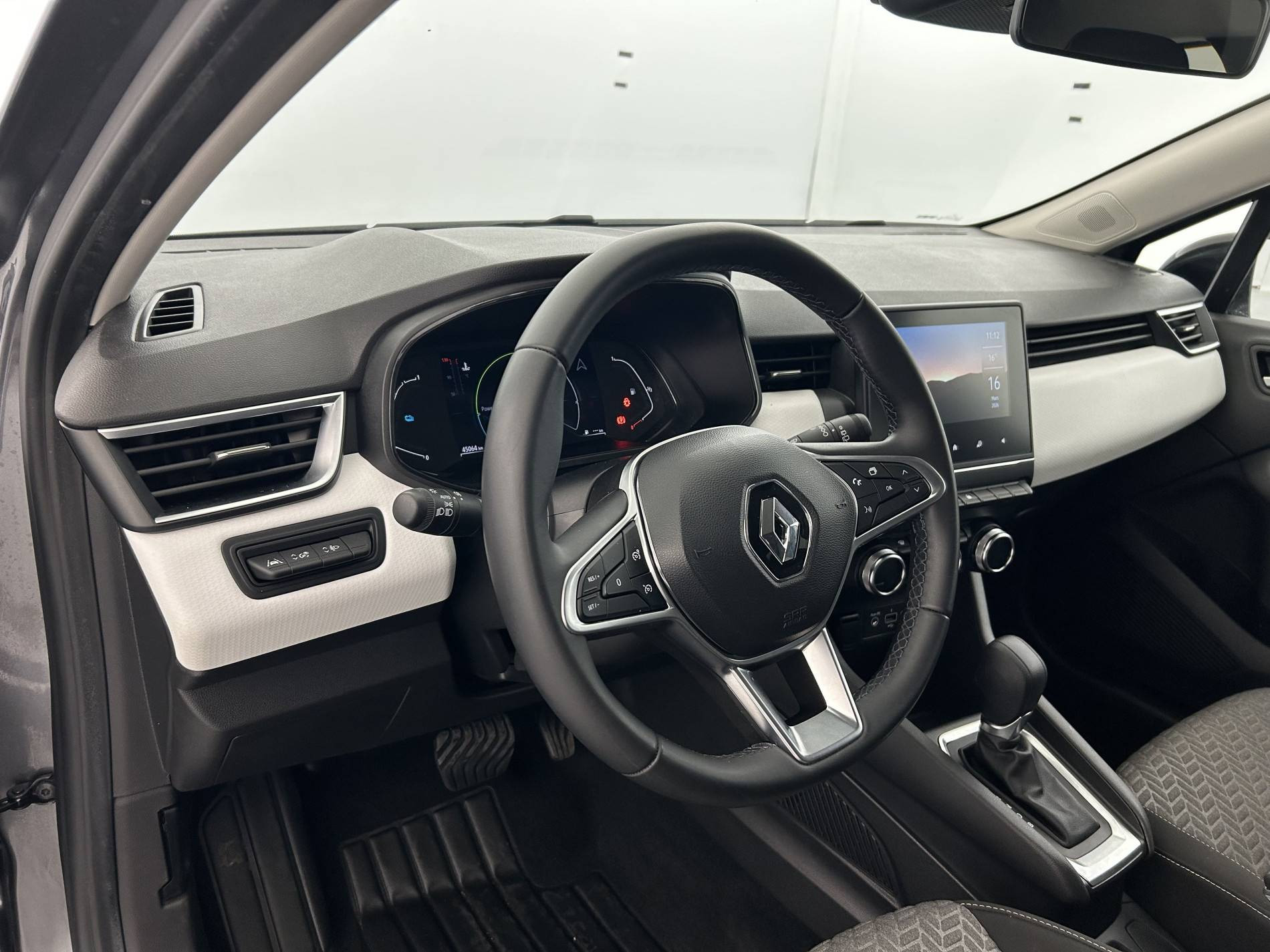 Vente en ligne Renault Clio 5 Clio E-Tech full hybrid 145 au prix de 17 390 €