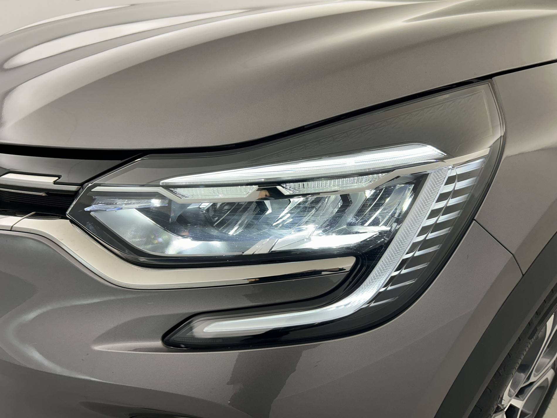 Vente en ligne Renault Captur  mild hybrid 160 EDC au prix de 20 490 €