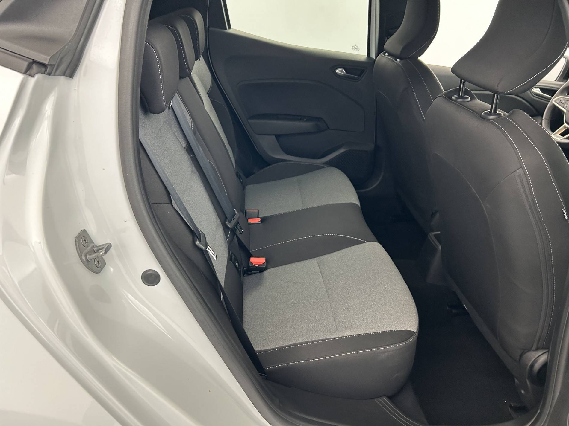 Vente en ligne Renault Clio 5 Clio Blue dCi 100 ch GSR2 au prix de 17 890 €