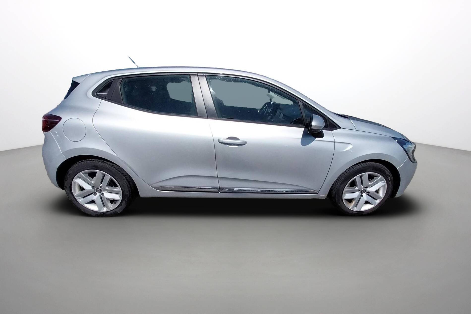 Vente en ligne Renault Clio 5 Clio E-Tech 140 - 21N au prix de 14 790 €