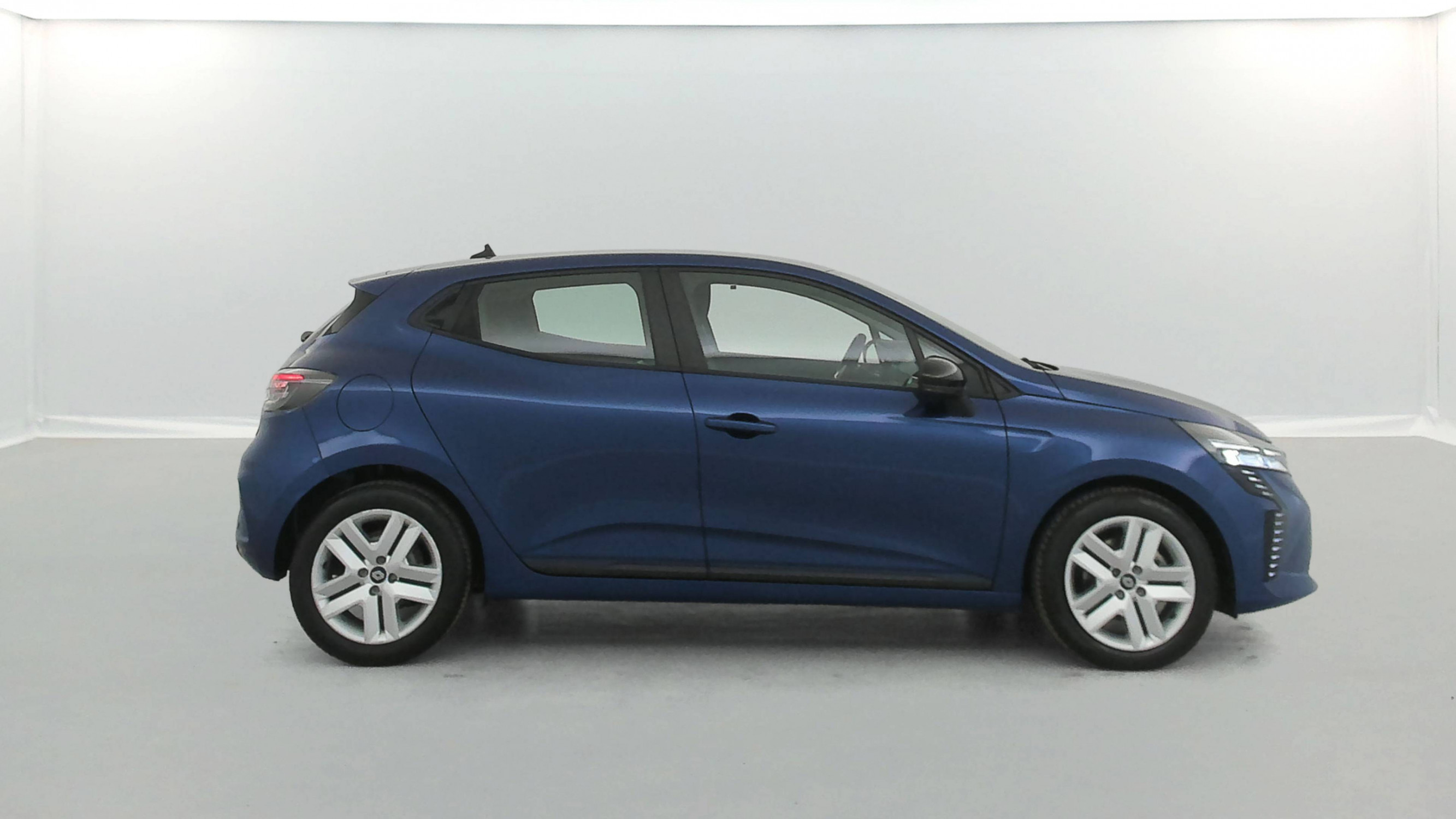 Vente en ligne Renault Clio 5 Clio Blue dCi 100 ch GSR2 au prix de 15 980 €