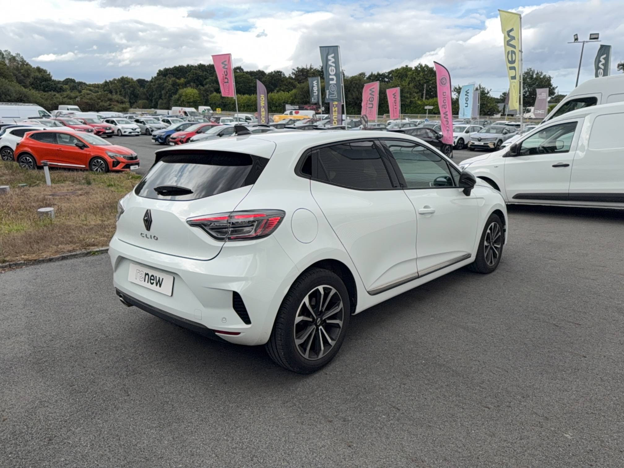 Vente en ligne Renault Clio 5 Clio TCe 90 au prix de 16 390 €