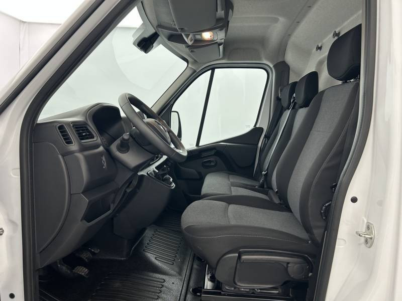 Vente en ligne Renault Master Fourgon MASTER FGN TRAC F3500 L2H2 BLUE DCI 135 au prix de 22 990 €
