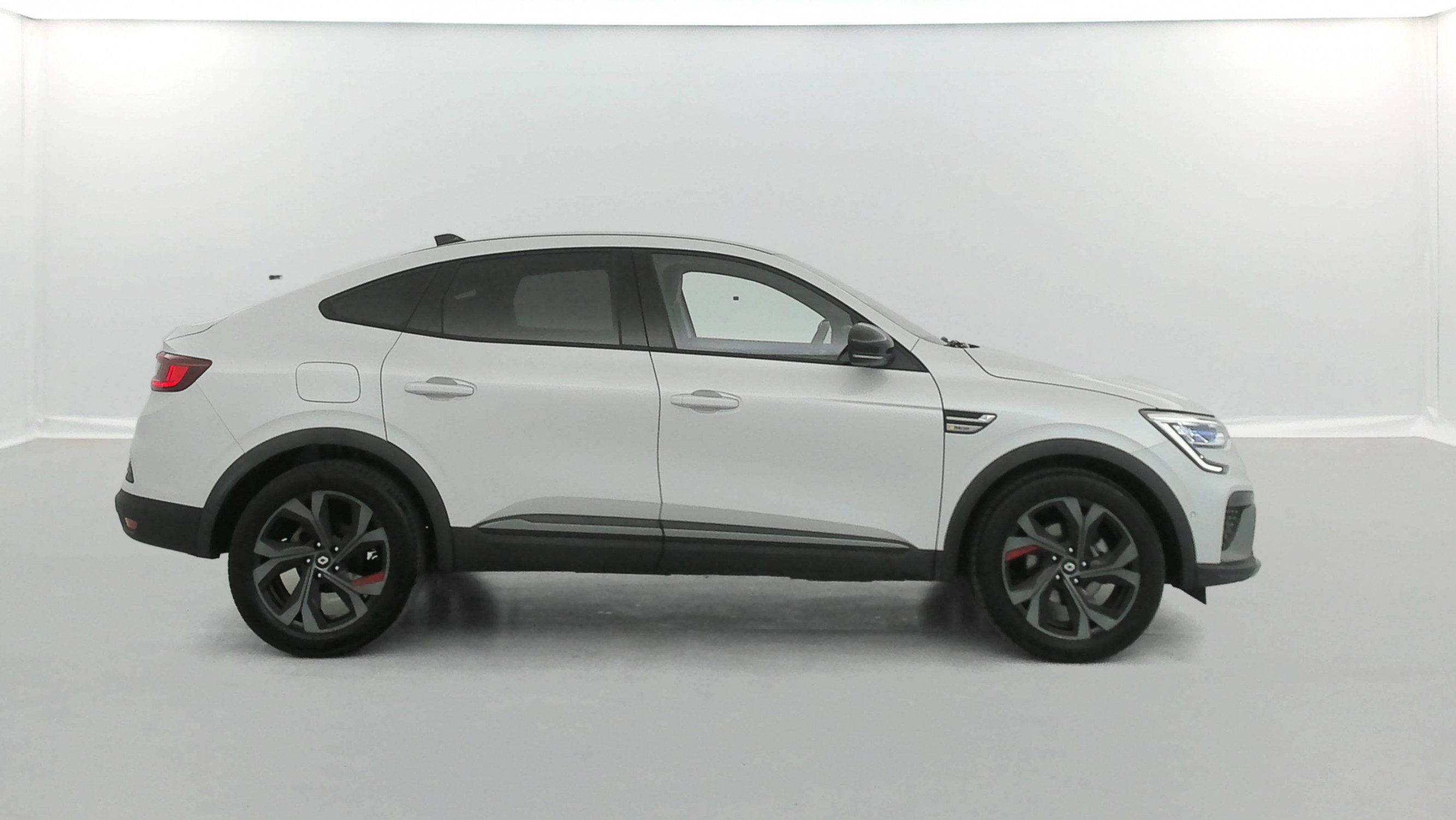 Vente en ligne Renault Arkana  E-Tech 145 - 21B au prix de 20 990 €