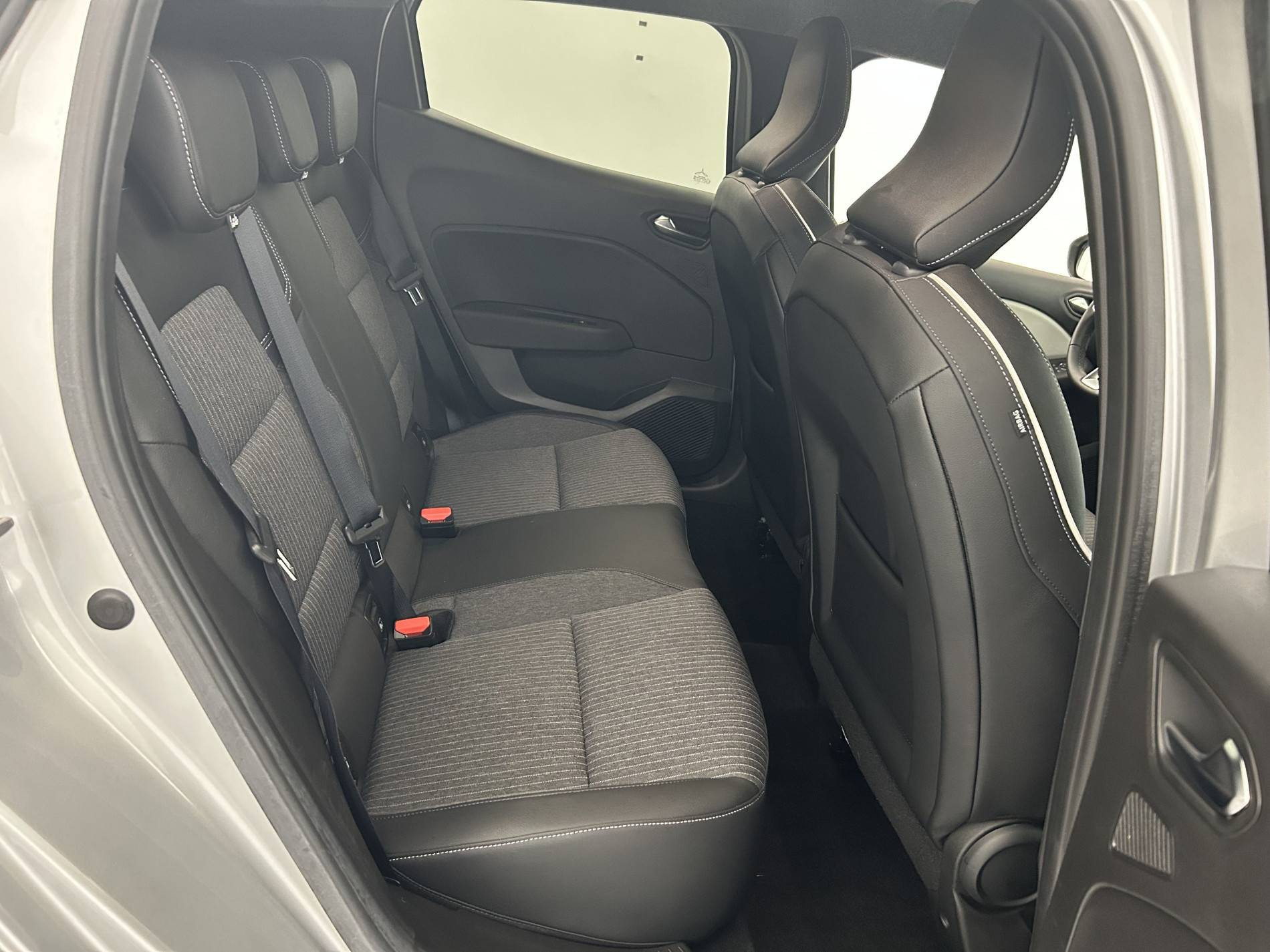 Vente en ligne Renault Clio 5 Clio TCe 90 au prix de 16 290 €