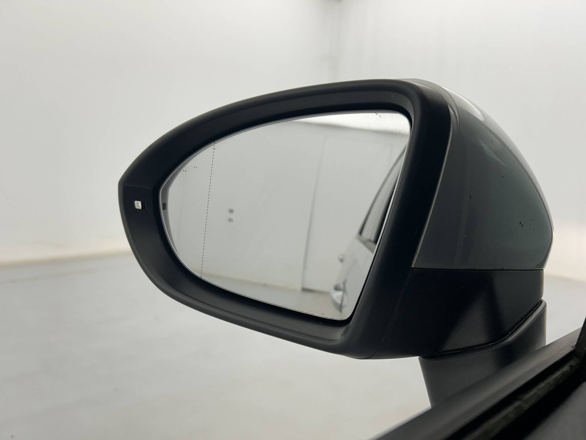 Vente en ligne Volkswagen Touran Touran 1.6 TDI 115 BMT 7pl au prix de 17 990 €