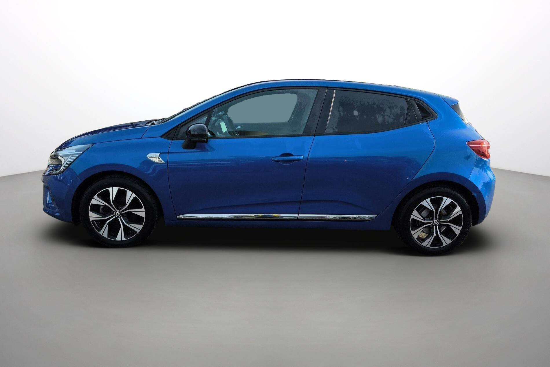 Vente en ligne Renault Clio 5 Clio E-Tech 140 - 21N au prix de 15 990 €