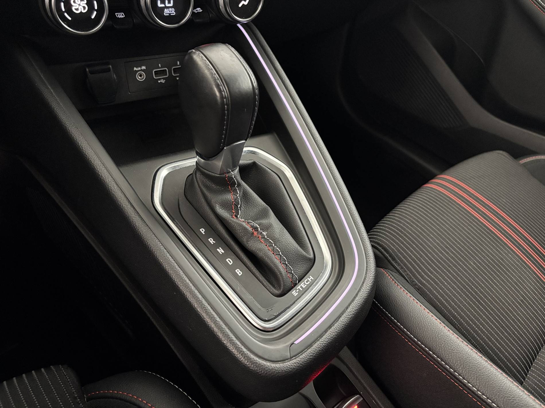 Vente en ligne Renault Clio 5 Clio E-Tech 140 - 21N au prix de 17 990 €