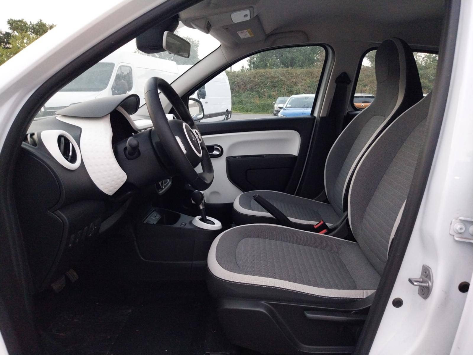 Vente en ligne Renault Twingo Electrique Twingo III E-Tech au prix de 13 290 €