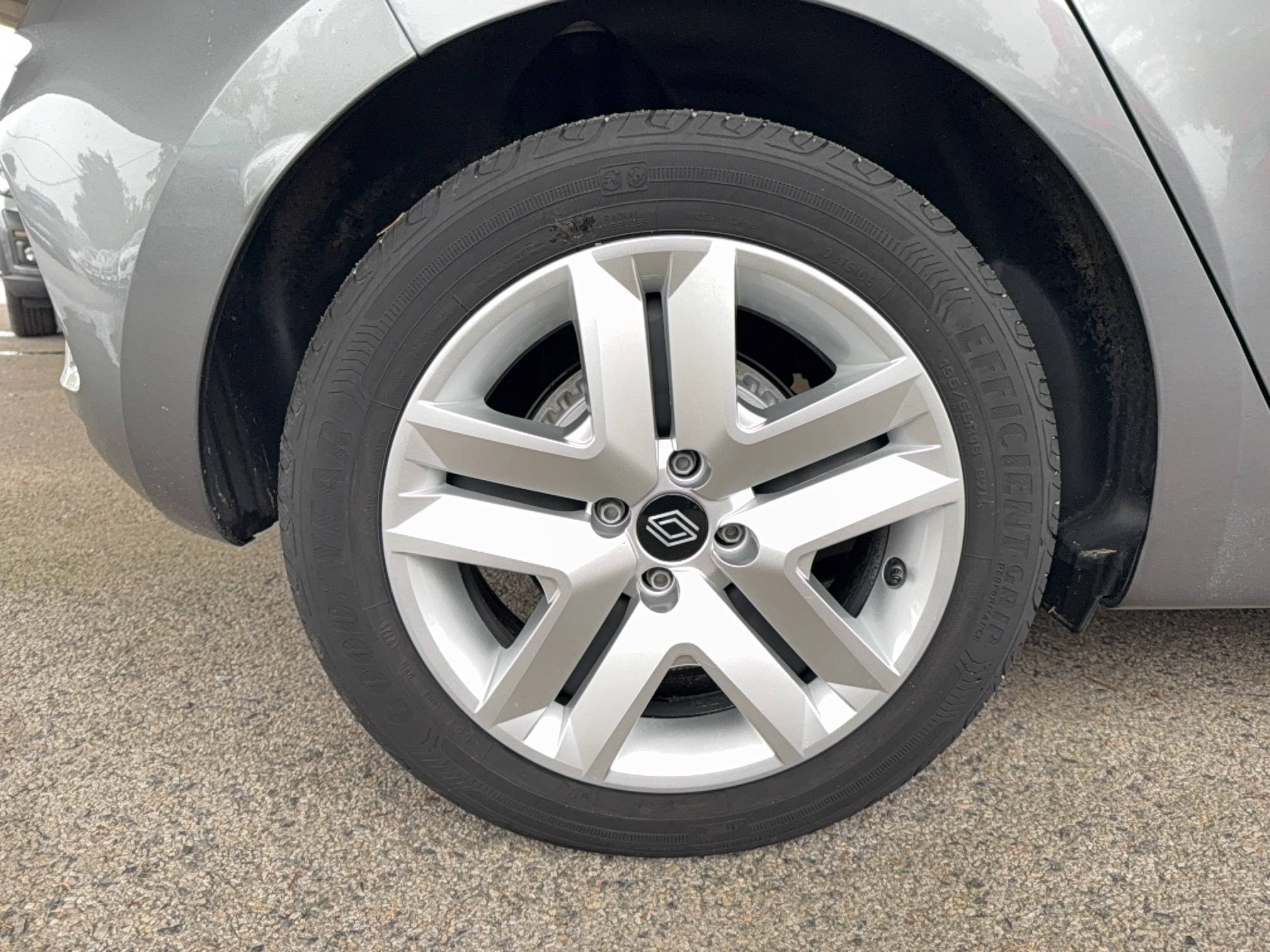 Vente en ligne Renault Clio 5 Clio dCi 100 au prix de 15 990 €