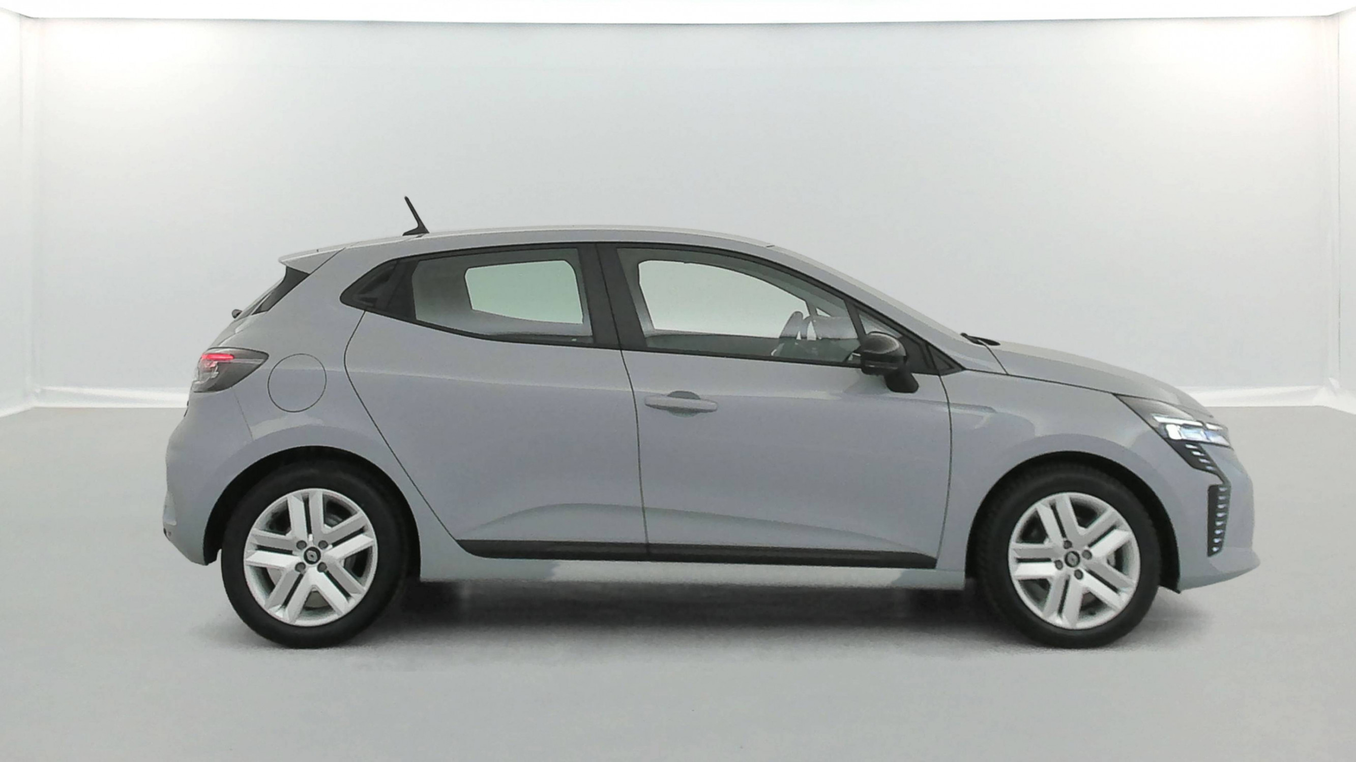 Vente en ligne Renault Clio 5 Clio E-Tech full hybrid 145 ch GSR2 au prix de 18 990 €