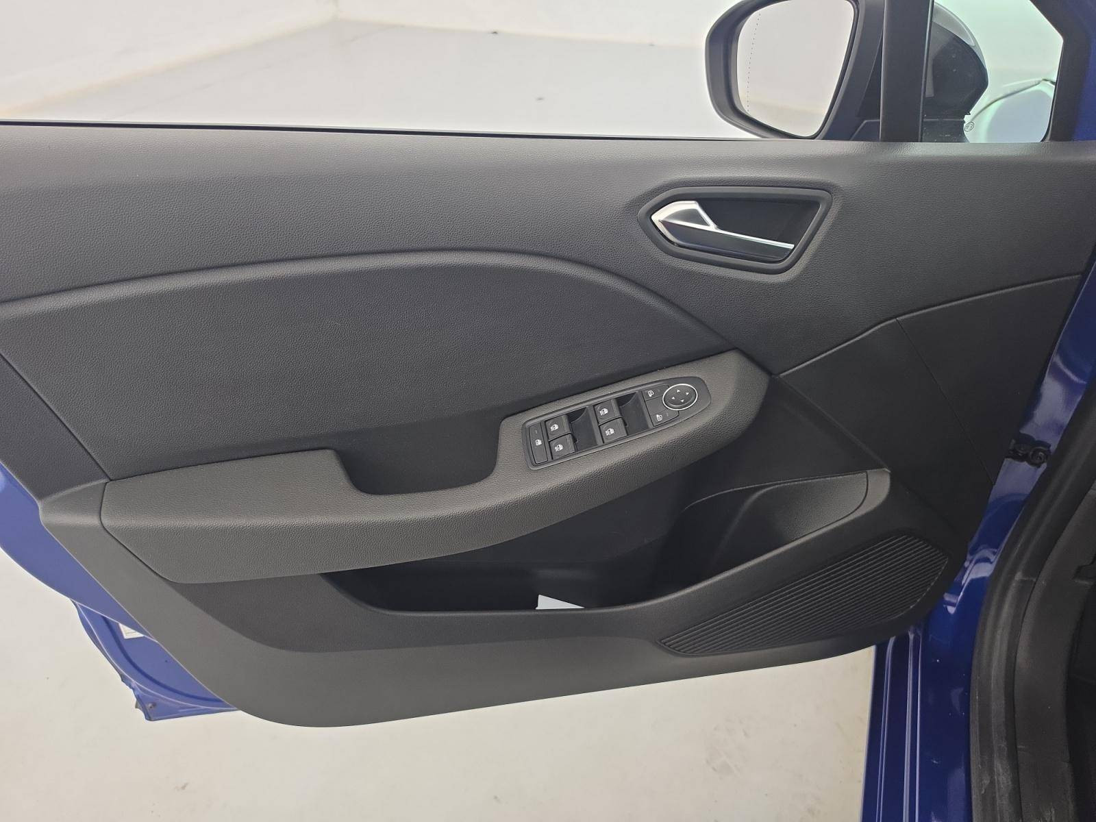 Vente en ligne Renault Clio 5 Clio E-Tech full hybrid 145 au prix de 16 990 €