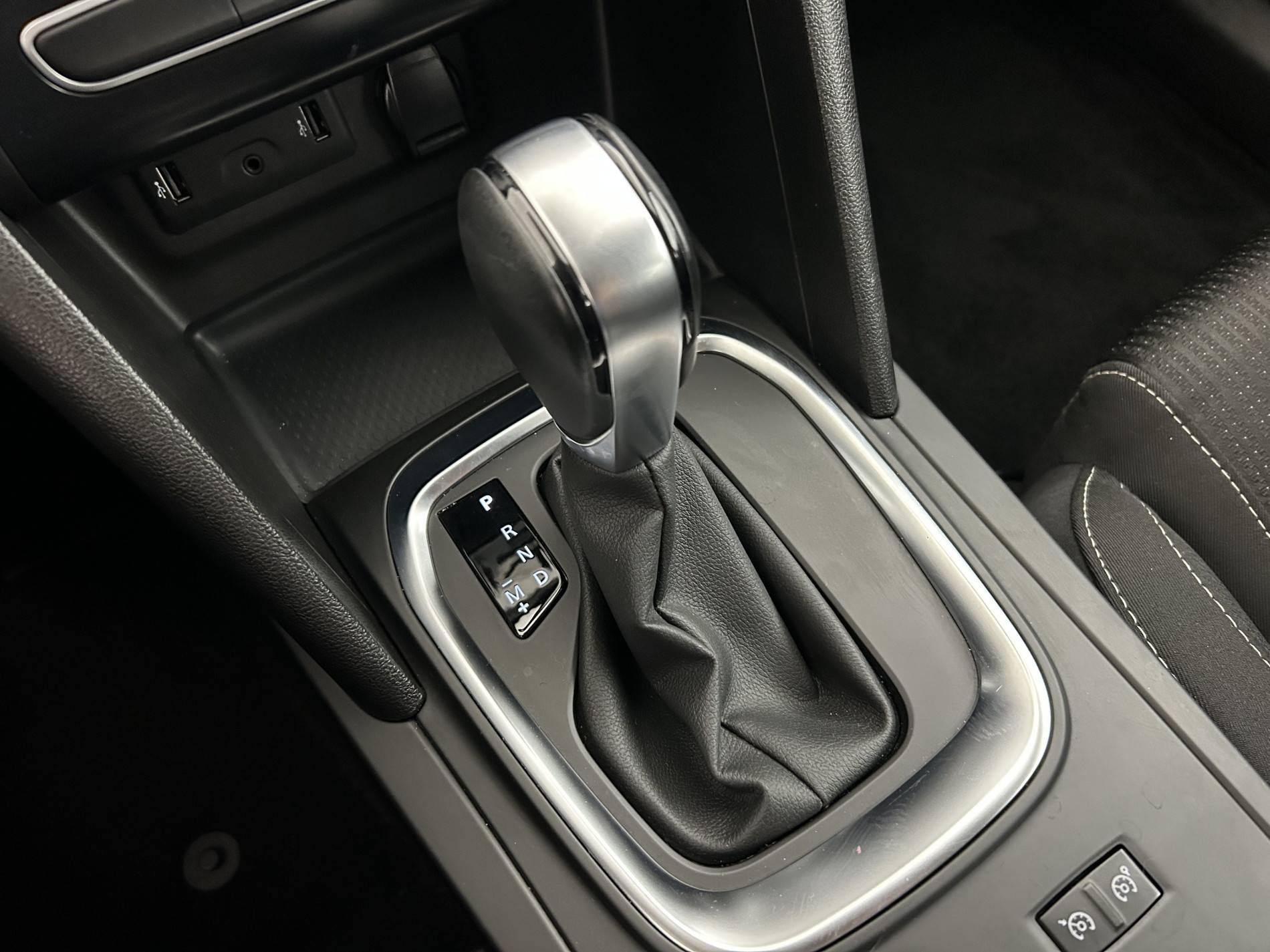 Vente en ligne Renault Megane 4 Mégane IV Berline Blue dCi 115 EDC au prix de 14 790 €