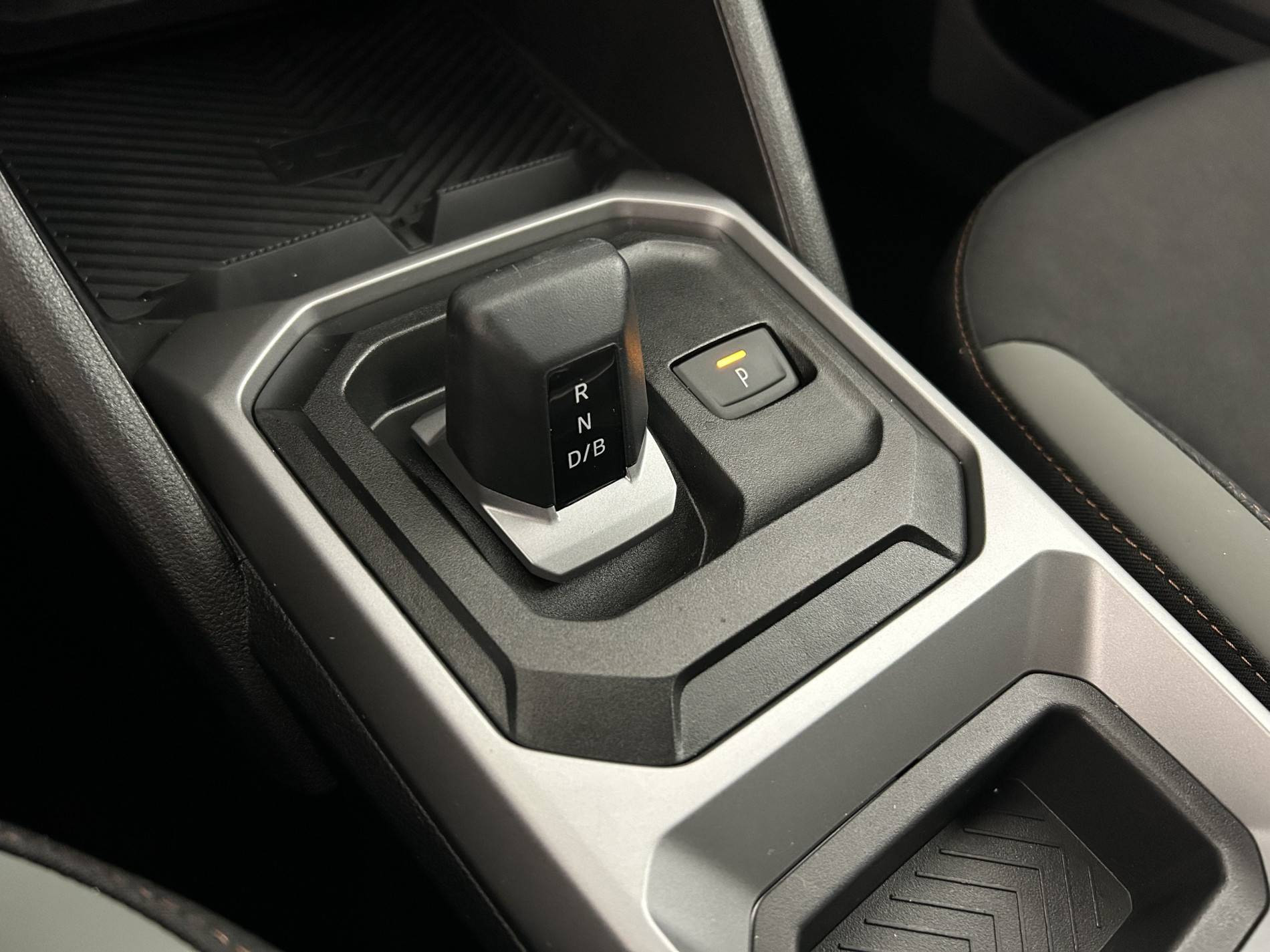 Vente en ligne Dacia Duster  Hybrid 140 au prix de 26 480 €