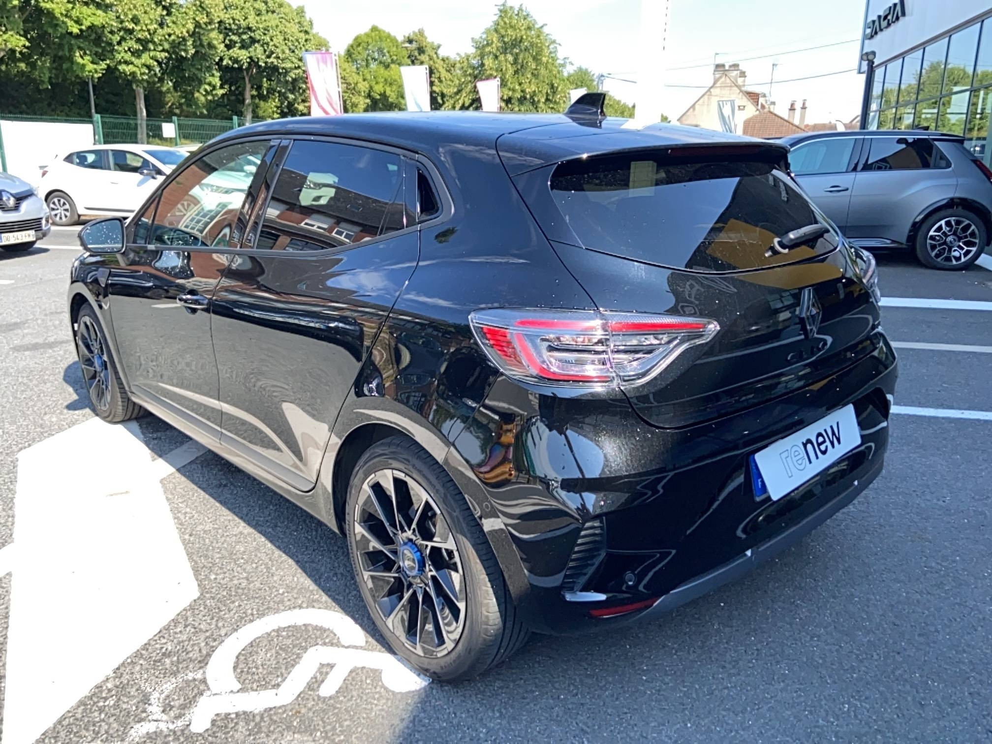 Vente en ligne Renault Clio 5 Clio E-Tech full hybrid 145 au prix de 20 990 €