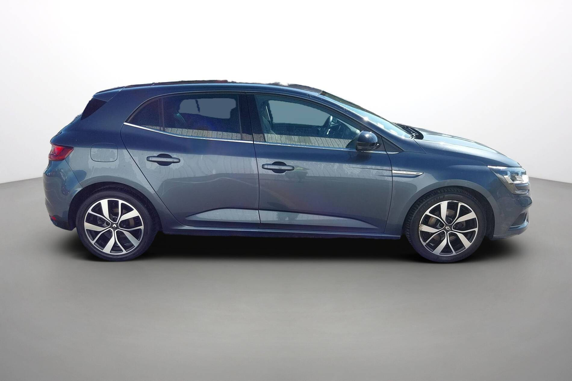 Vente en ligne Renault Megane 4 Mégane IV Berline Blue dCi 115 au prix de 12 200 €