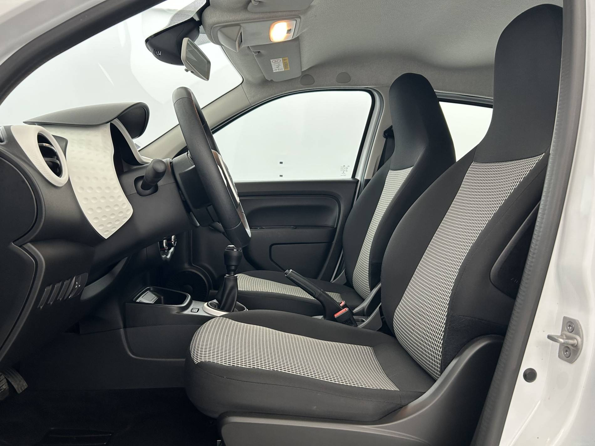 Vente en ligne Renault Twingo 3  SCe 65 - 21 au prix de 10 990 €