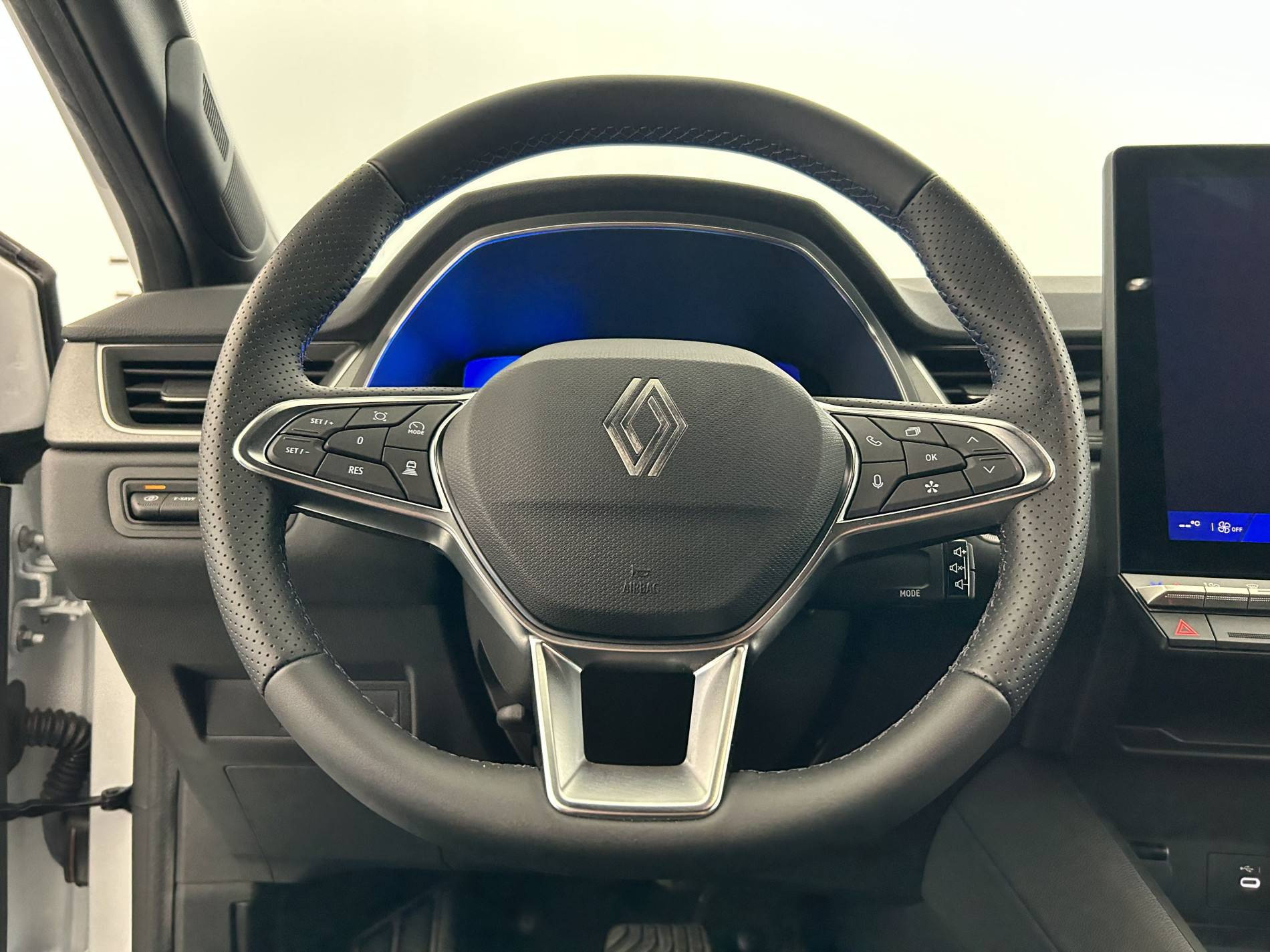 Vente en ligne Renault Symbioz  E-Tech full hybrid 145 au prix de 27 600 €