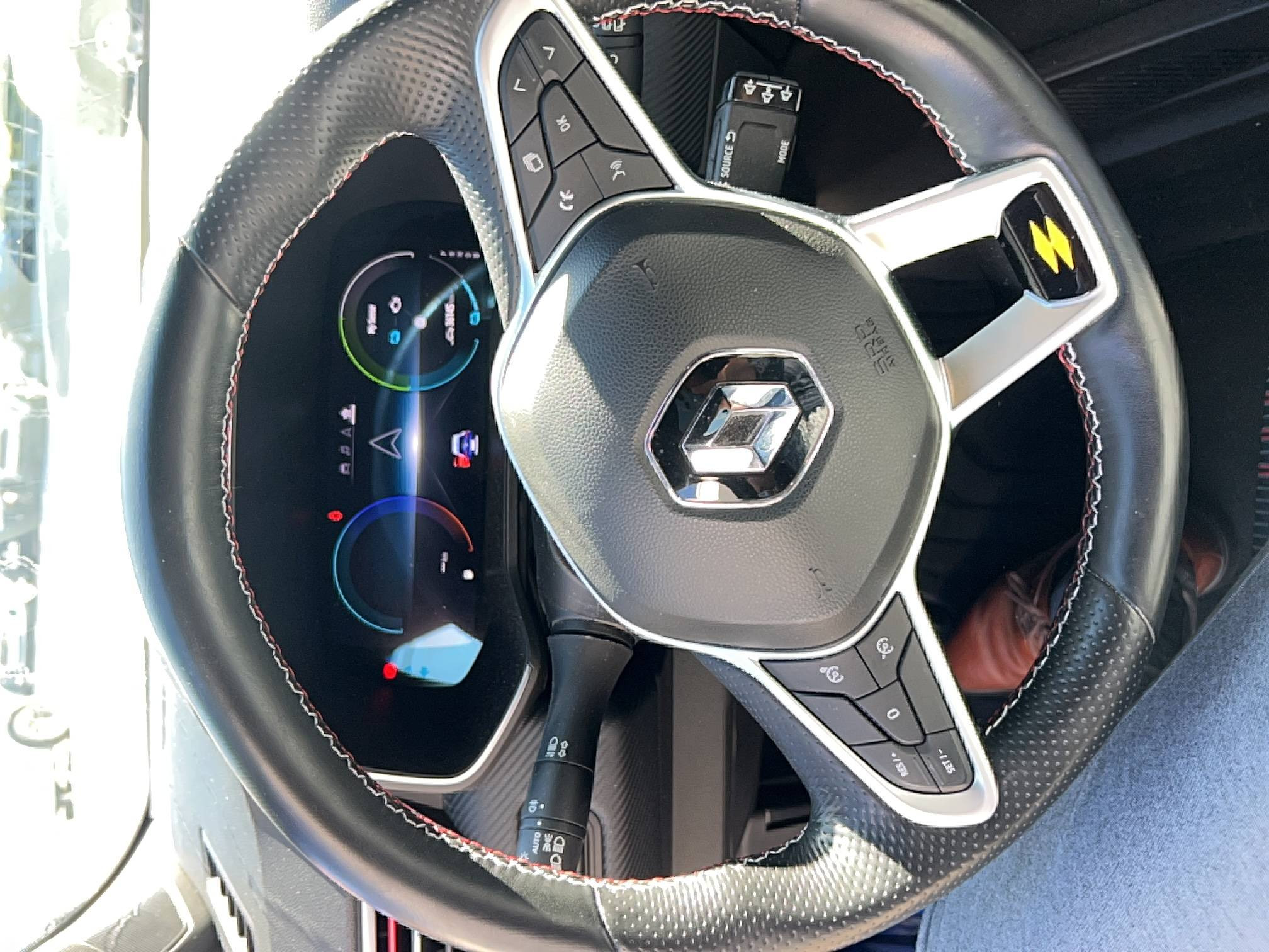 Vente en ligne Renault Clio 5 Clio E-Tech 140 - 21N au prix de 17 490 €