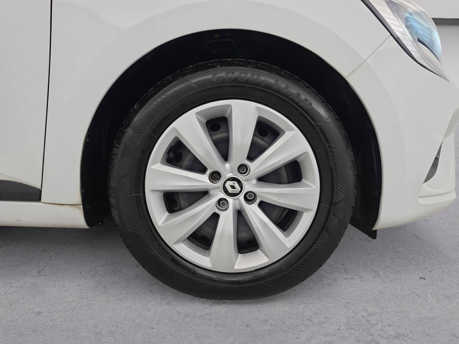 Vente en ligne Renault Clio 5 CLIO SOCIETE BLUE DCI 100 - 21N au prix de 11 990 €