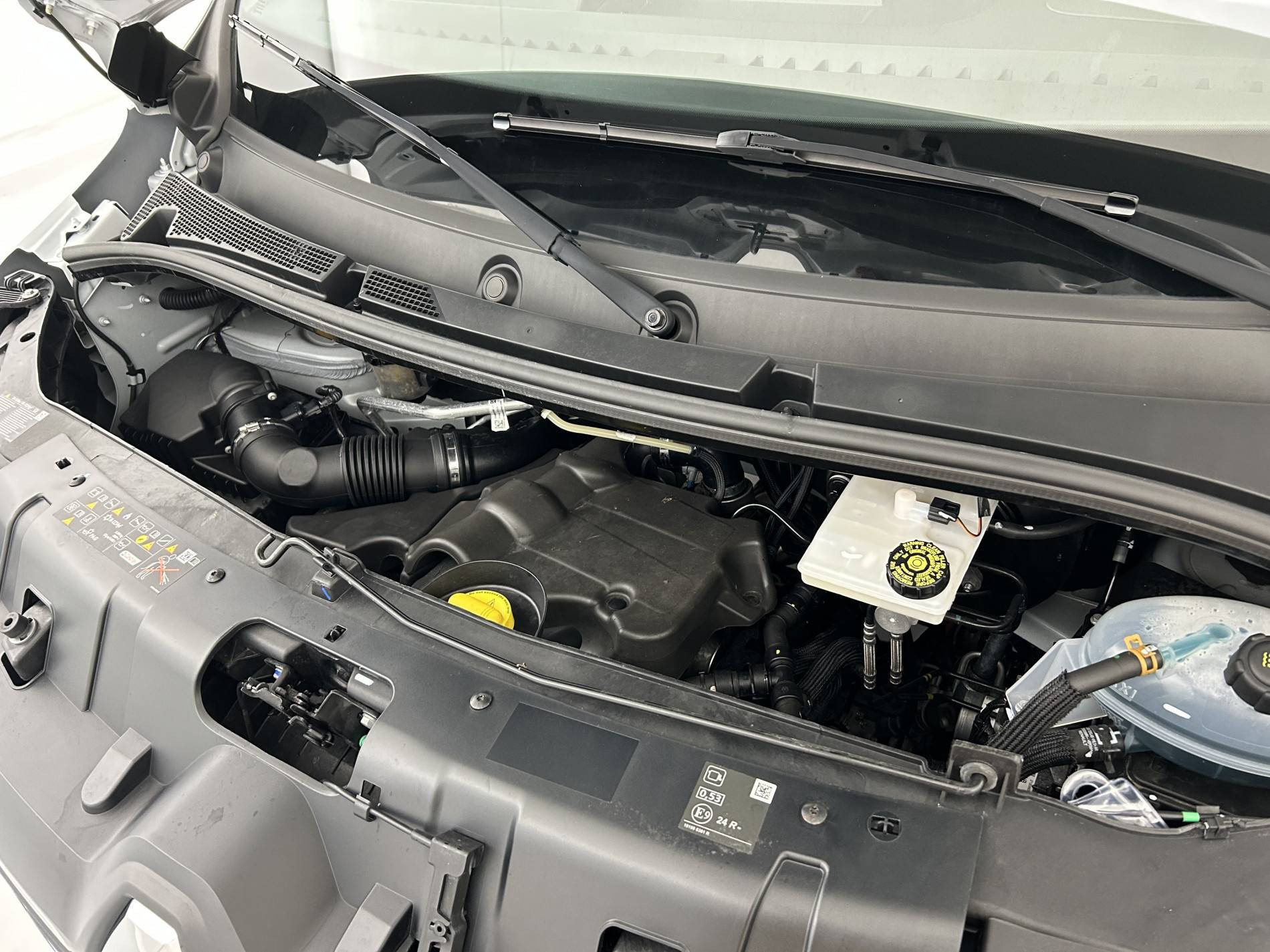 Vente en ligne Renault Master Fourgon MASTER FGN TRAC F3500 L3H3 BLUE DCI 135 au prix de 26 990 €