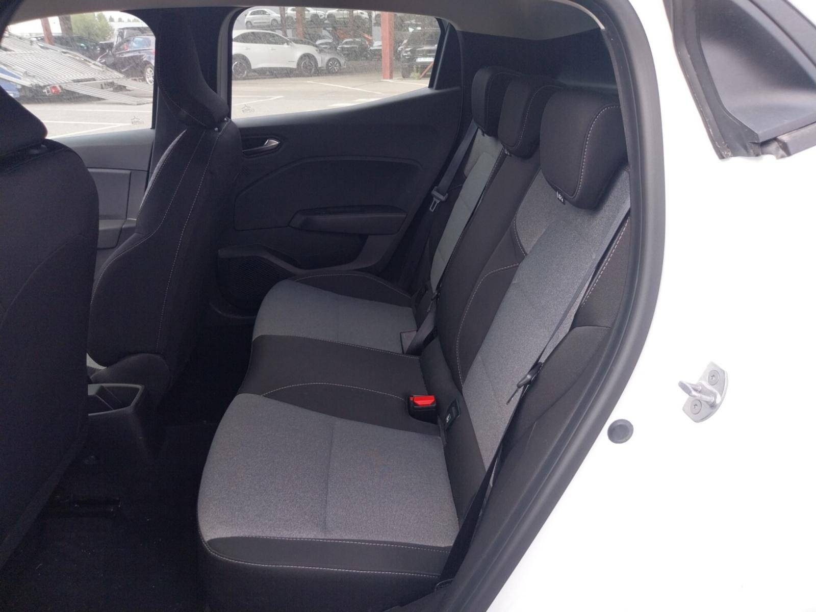 Vente en ligne Renault Clio 5 Clio Blue dCi 100 ch GSR2 au prix de 17 990 €