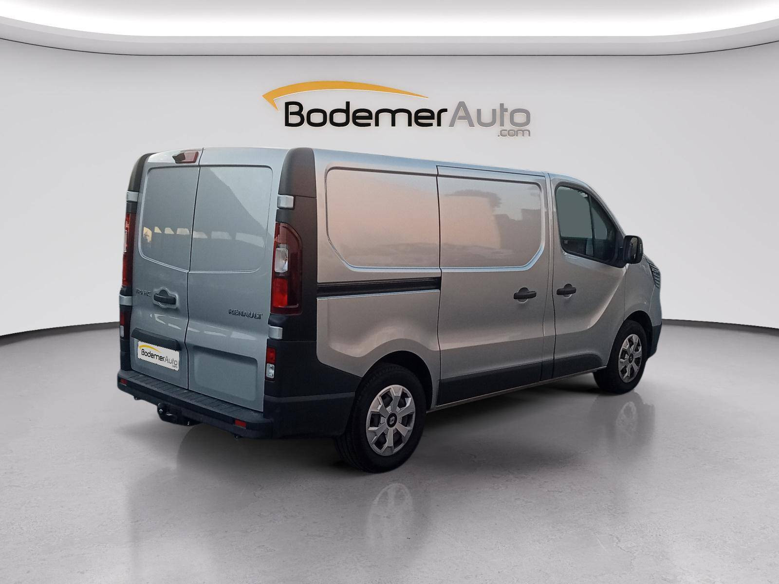 Vente en ligne Renault Trafic 3 Fourgon TRAFIC FG BLUE DCI 170 L1H1 2T8 AUTO au prix de 34 490 €