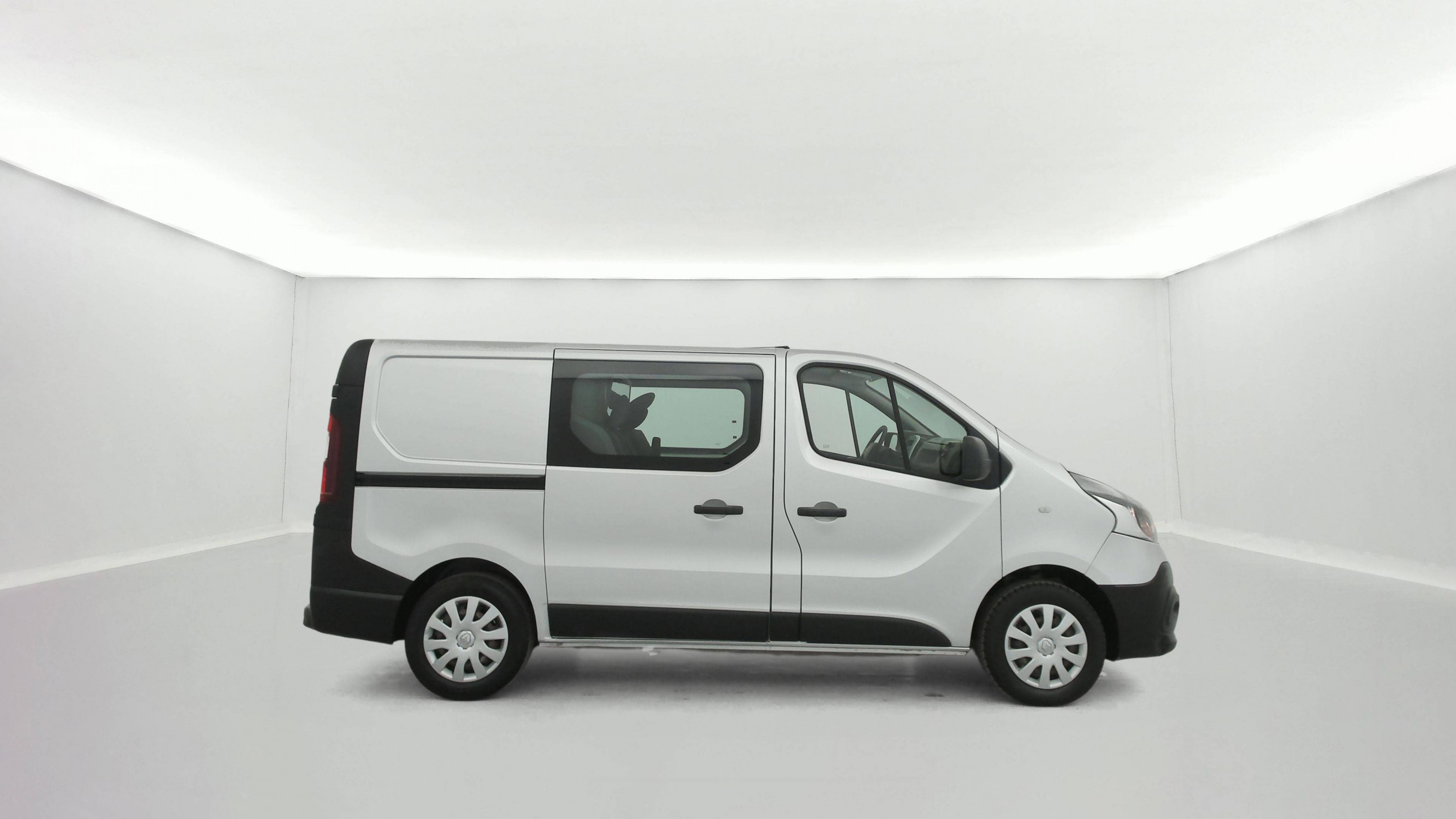 Vente en ligne Renault Trafic Cabine Approfondie TRAFIC CA L1H1 1000 KG DCI 120 E6 au prix de 15 990 €