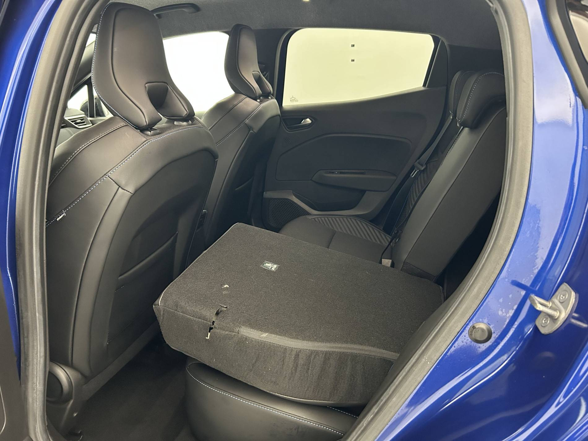 Vente en ligne Renault Clio 5 Clio E-Tech full hybrid 145 au prix de 21 990 €