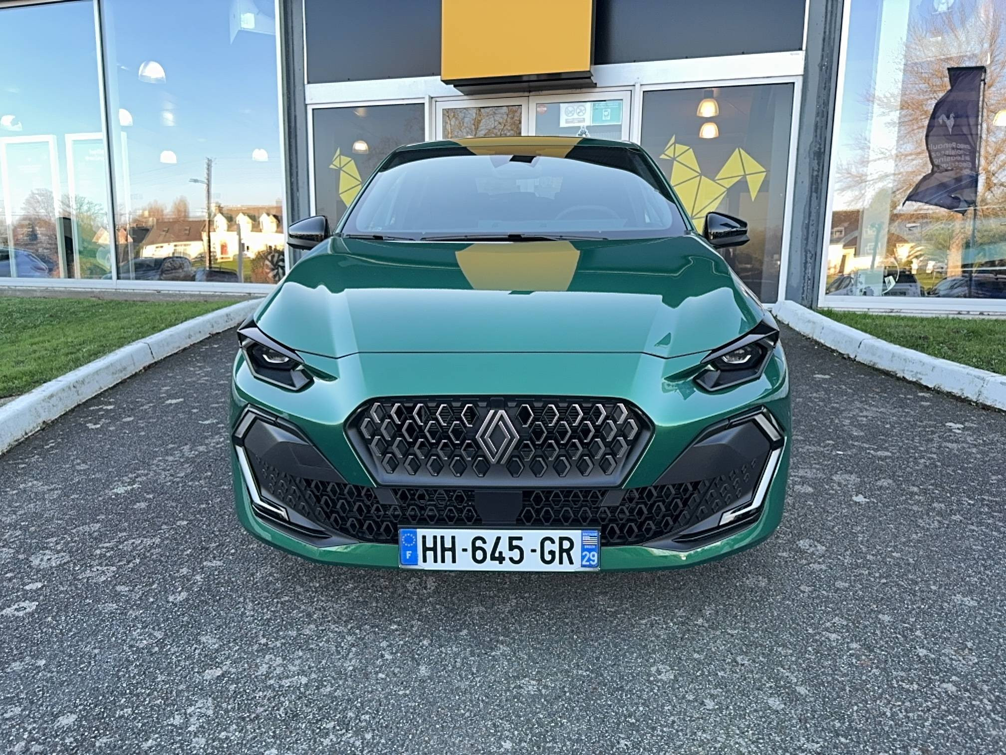 Renault Clio 6 Clio E-Tech full hybrid 160 ch occasion de 2025 en vente à Concarneau